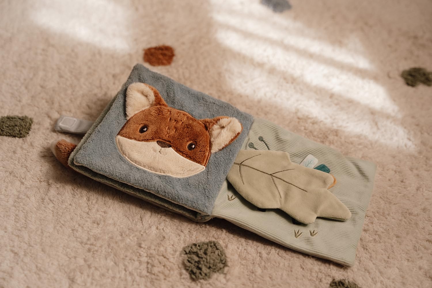 Little Dutch Fühlbuch Stoffbuch Babybuch aus weichem Stoff Aktivität, Entdecken und Knistern Fuchs blau - Forest Friends