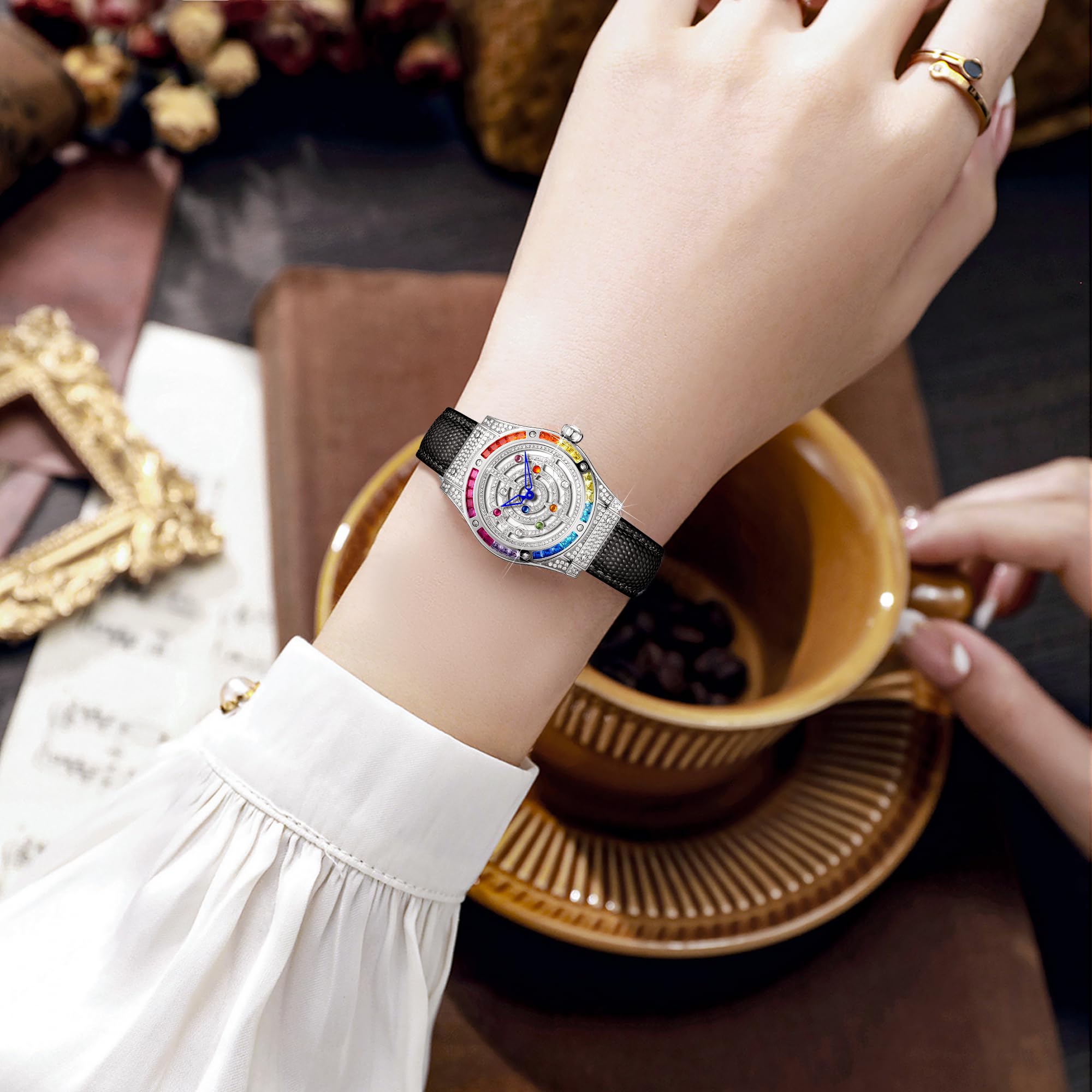 Luxuriöse Damenuhr mit Diamant-Inlay, mehrfarbige Zirkon-Akzente, Saphirglas-Zifferblatt, echtes Lederarmband, elegante Damen-Armbanduhr