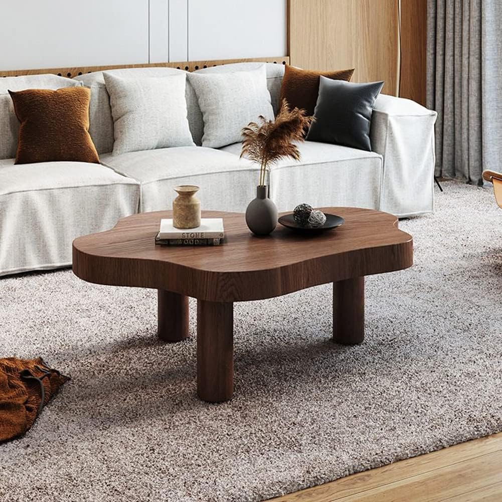 Table basse moderne en noyer massif de 70cm pour un salon contemporain chaleureux