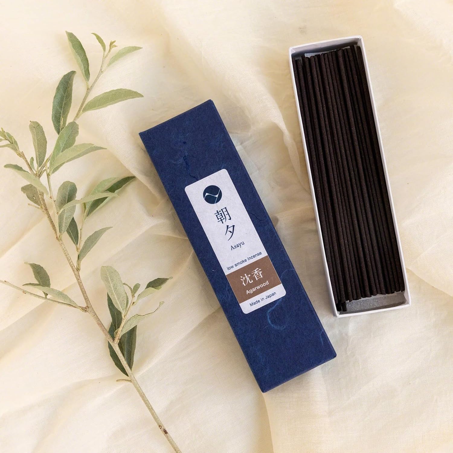 Asayu Japan Natural Low Smoke Agarwood Incense Sticks, Sample Size Japanese Incense for Evening Relaxation, Yoga, Meditation. Smokeless Incense with Less Irritation and Non-Toxic