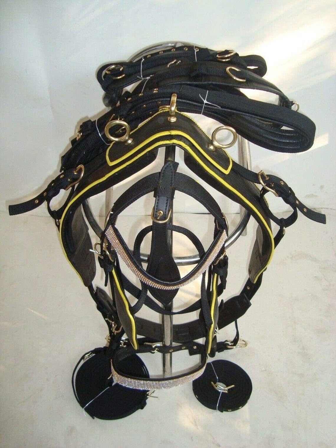 Juego de arnés de conducción de Nailon, Tachuela Ecuestre Completa con riendas y Poni de Brida, mazorca, Completo y Shetland Negro/Amarillo (Pony)