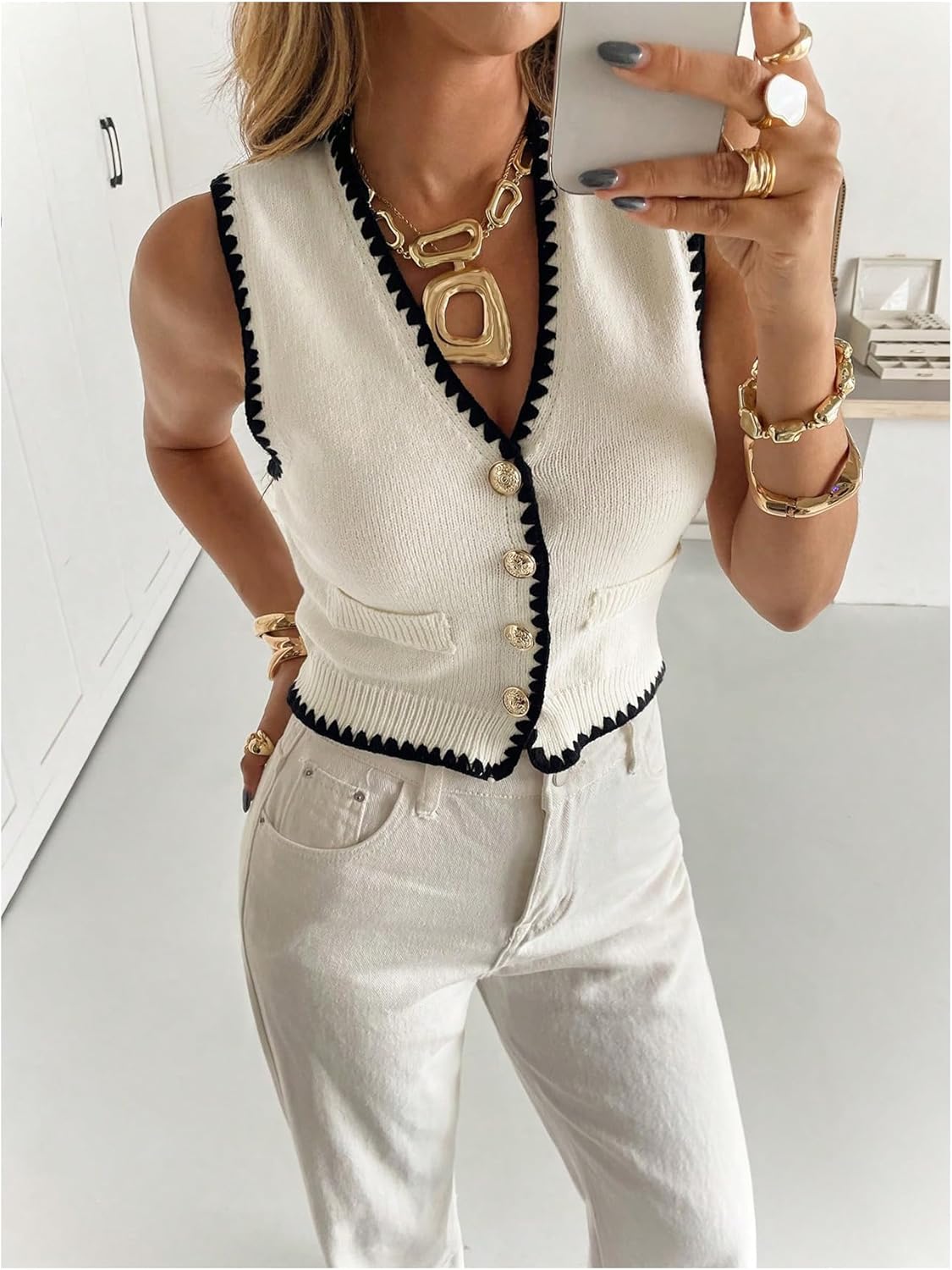 SOLY HUX Women's Button Down V Neck Crop Sweater Vest Sleeveless Fitted Knit Tank Top - Image 4