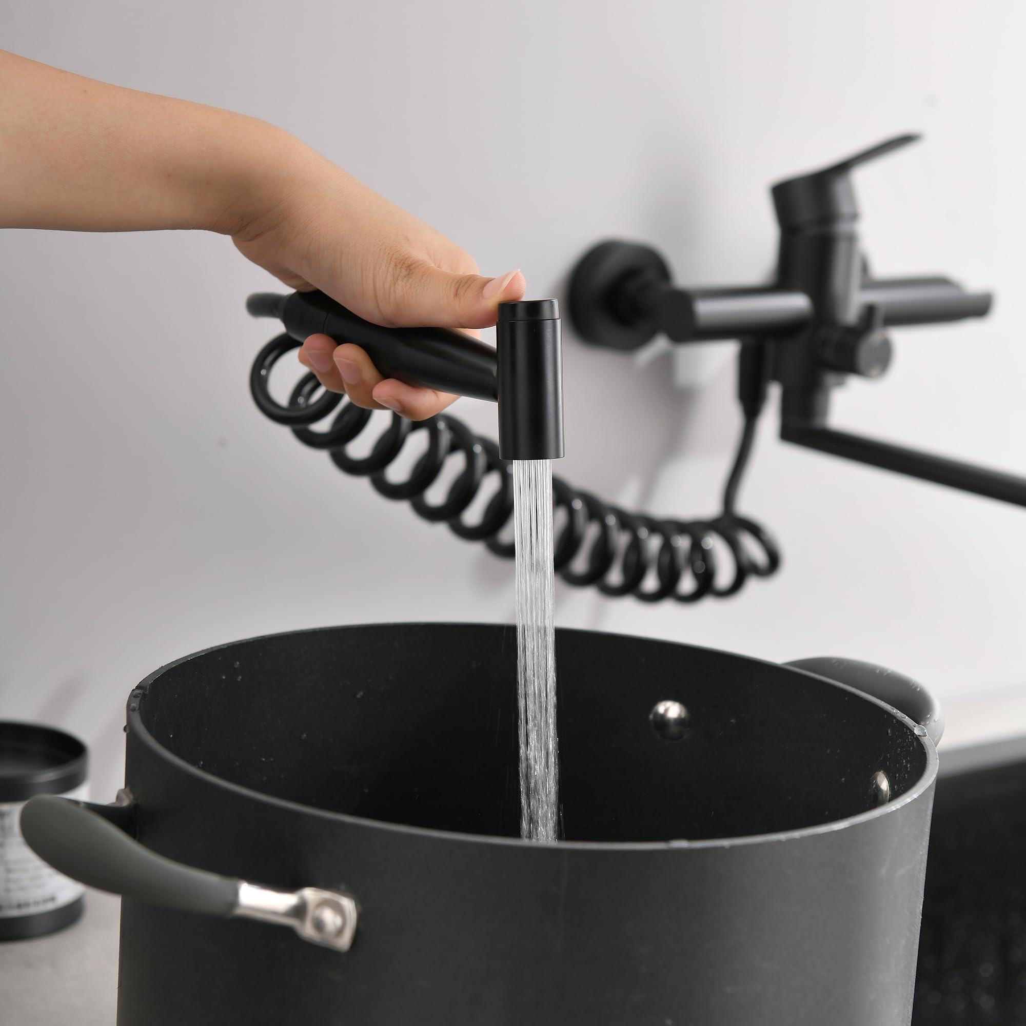 Rubinetto Per Cucina A Muro Girevole A 360° in Acciaio Inossidabile 304 Per Uso Alimentare (Nero-Doppia Modalità)