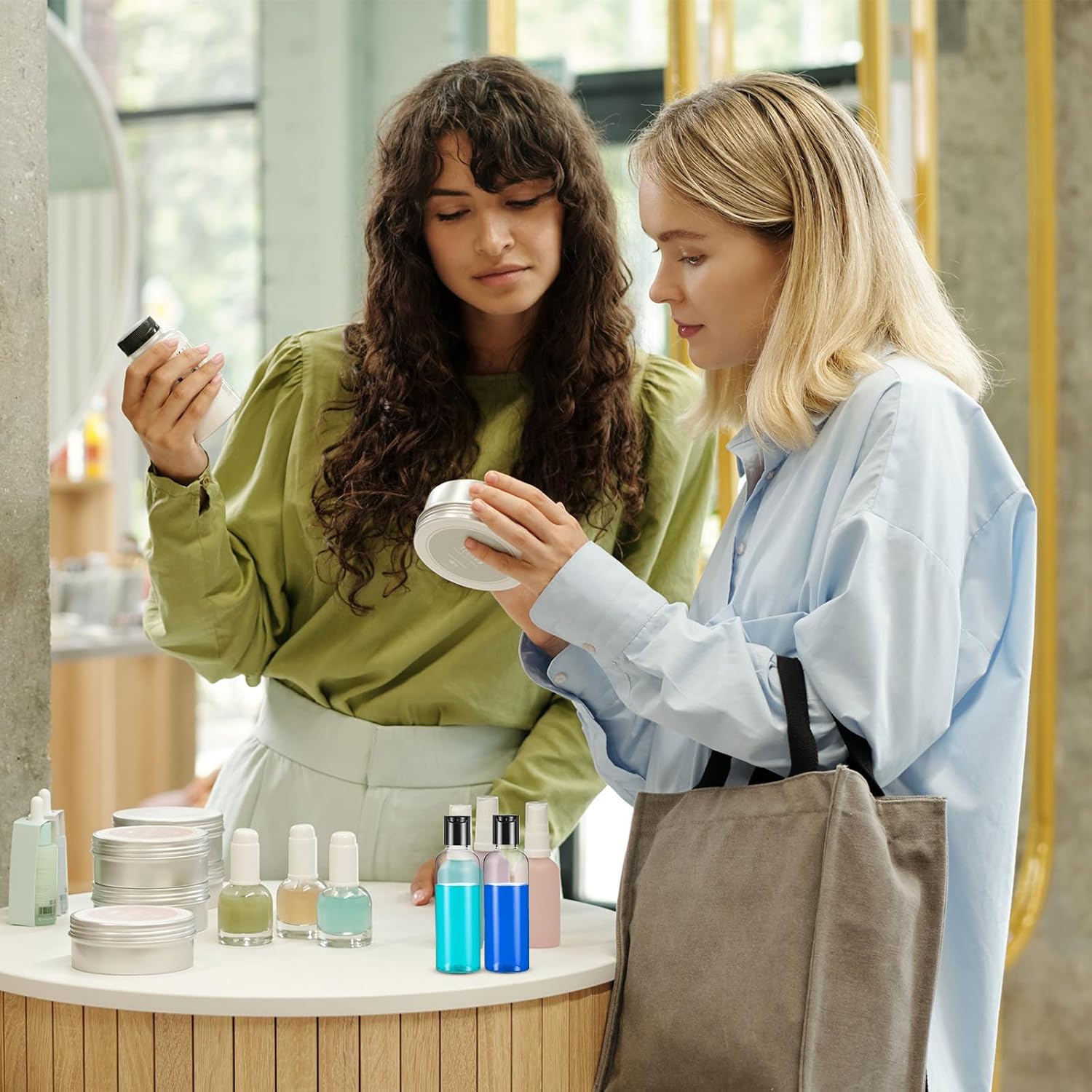 Roshtia 100 Pack 3.4 oz Travel Bottles for Toiletries, Clear Refillable Plastic Bottles with Disc Top Flip Cap, Leak Proof Empty Containers for Lotion, Shampoo, Essential Oil, Bulk Travel Size(Black)