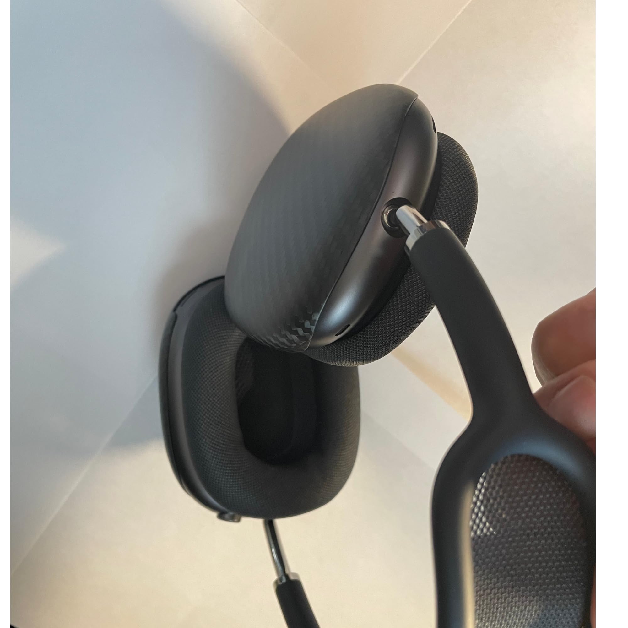 Amazon | リアルカーボンファイバーAirpods Maxカバー (2ピース
