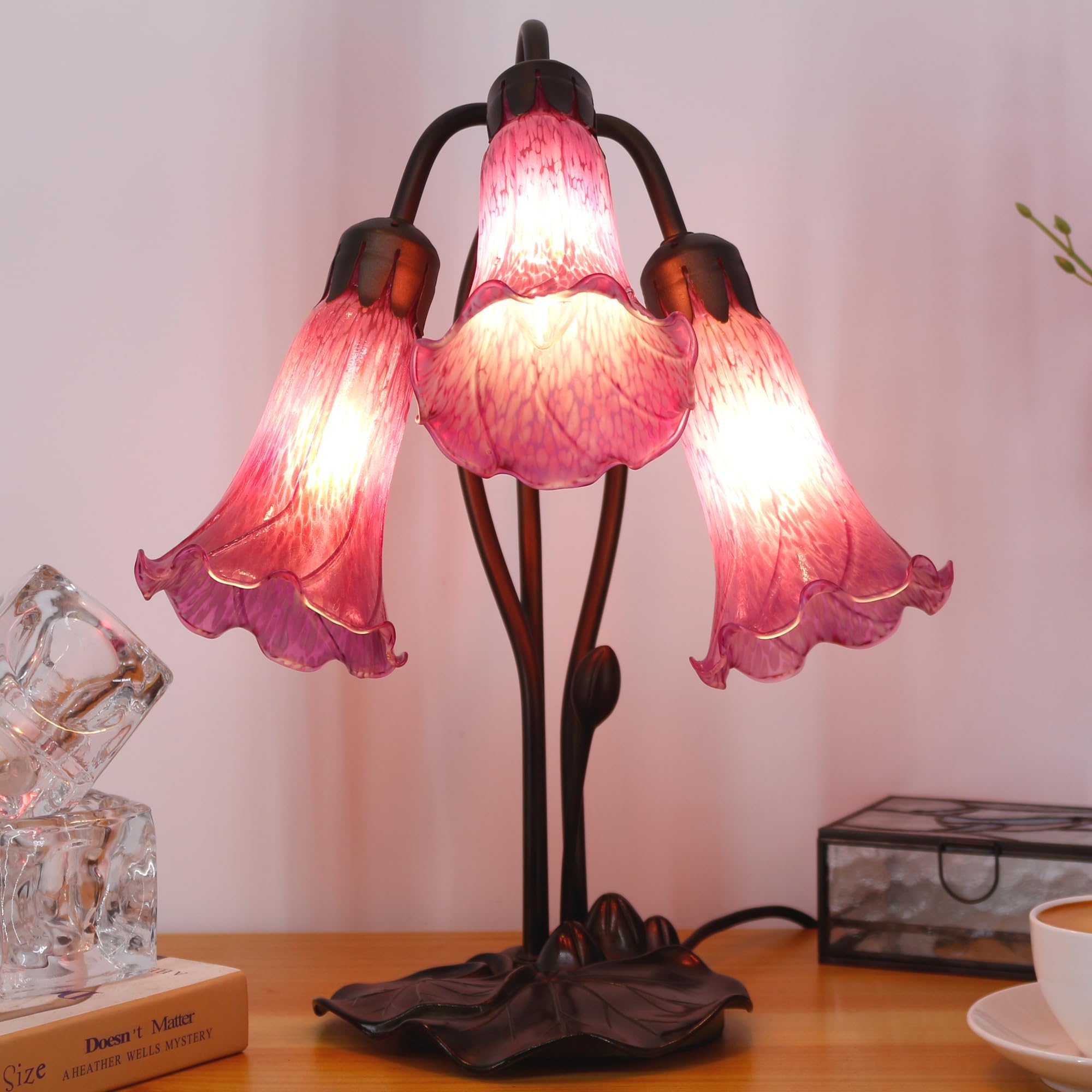Lily Stained Glass Table Lamp