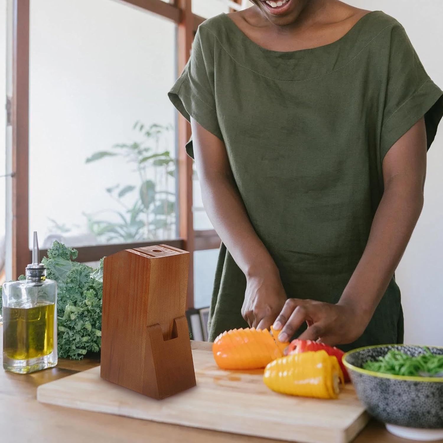 Pine Wood Kitchen Knife Block with Slot Organizer for Home Use