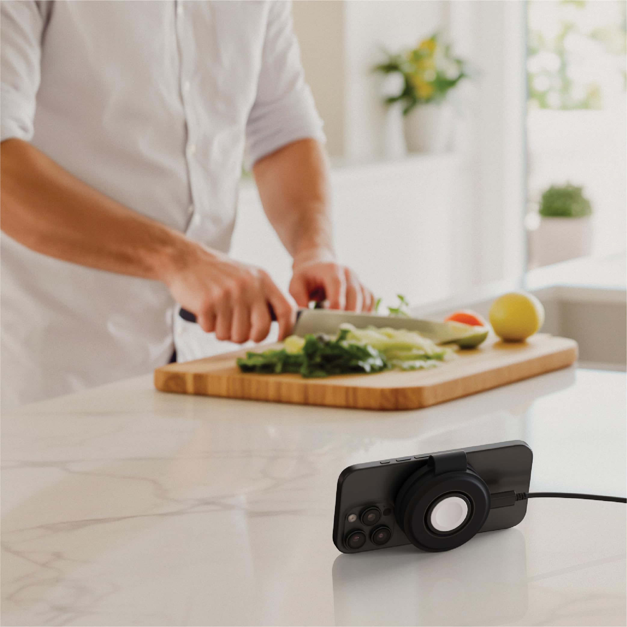 SATECHI OntheGo™ faltbares 2-in-1 Qi2 Ladegerät, 15 W, Schwarz | Kabelloses Reiseladegerät für iPhone 12–17 & Apple Watch, 15 W/5 W, 𝗼𝗵𝗻𝗲 𝗡𝗲𝘁𝘇𝘁𝗲𝗶𝗹 – 𝗺𝗶𝗻. 𝟯𝟬 𝗪