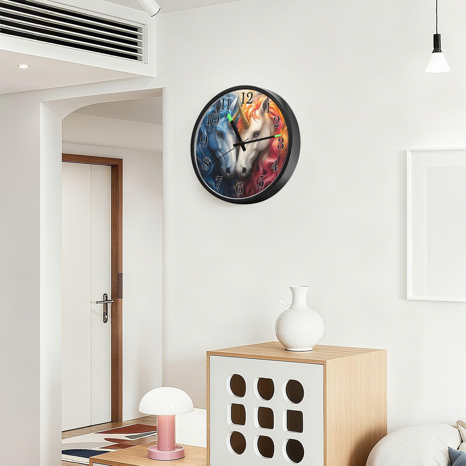 Mnsruu Divertido reloj de pared con diseño de unicornio azul y caballo blanco, luminoso, funciona con pilas, silencioso, brilla en la oscuridad, para sala de estar, cocina, 12 pulgadas