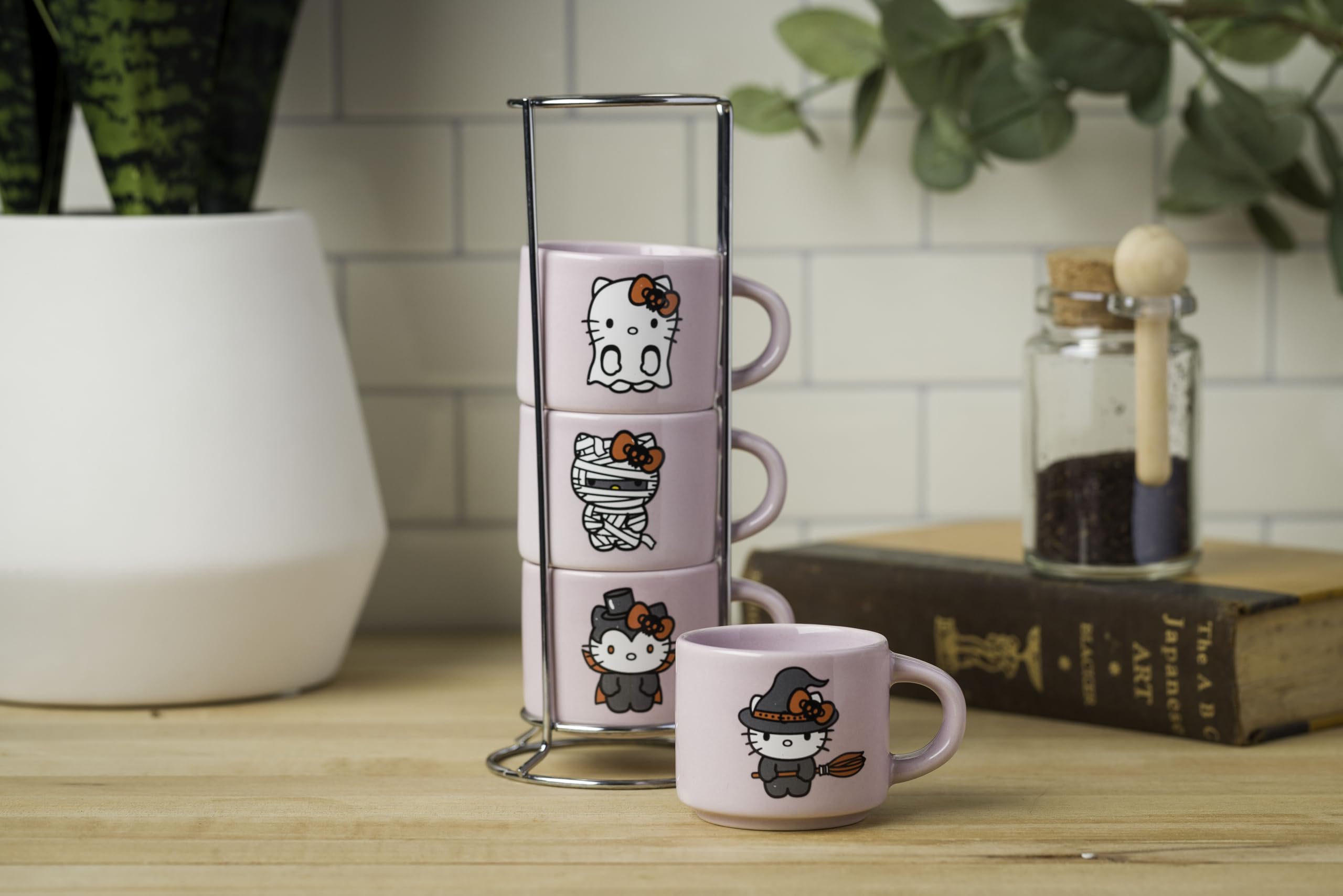 Silver Buffalo Sanrio Hello Kitty Halloween stapelbares Keramikbecher-Set mit Aufbewahrungsregal, 85 ml, 4 Stück