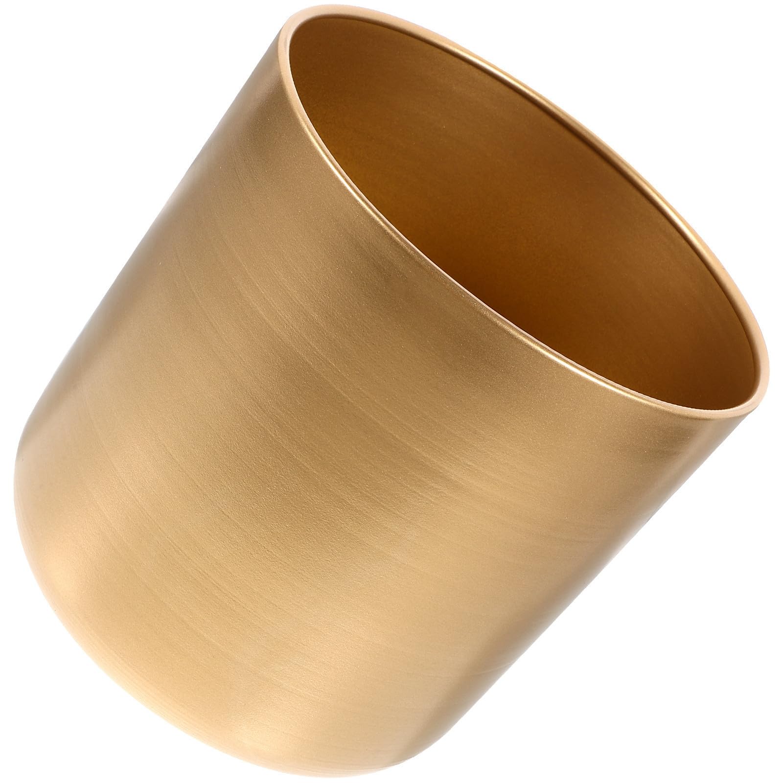 Vase rustique en cuivre pour créer un centre de table rétro chaleureux