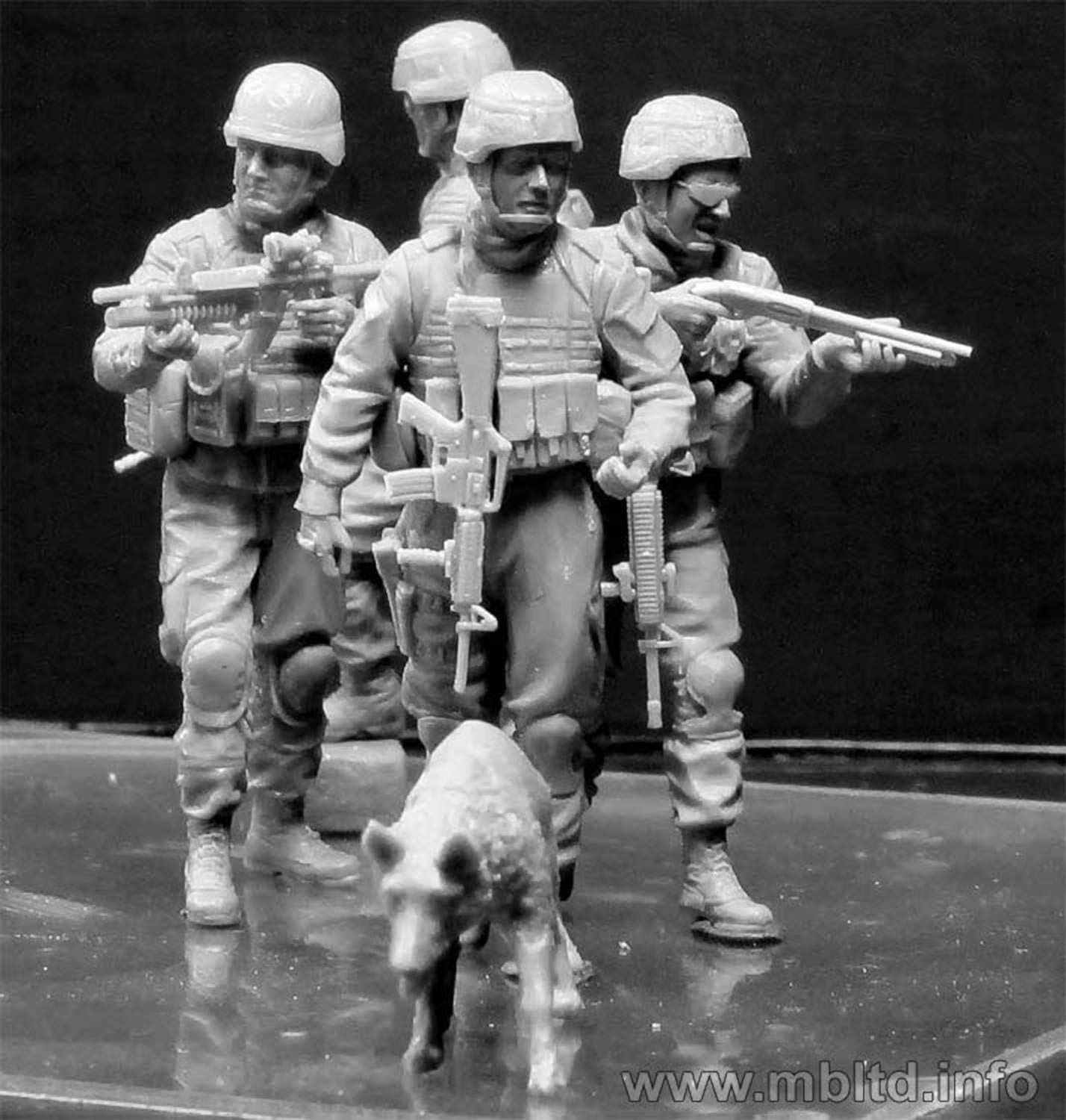 1/35 U.S. Infantry 4 working body + military dog Afghan war troops search (japan import) by Master Box