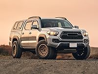 Vista 2 de RockTrix RT110 - Rueda de 17 pulgadas, patrón de pernos de 6 x 5.5 pulgadas, diámetro interno de 4.17 pulgadas, bronce mate, 1 unidad