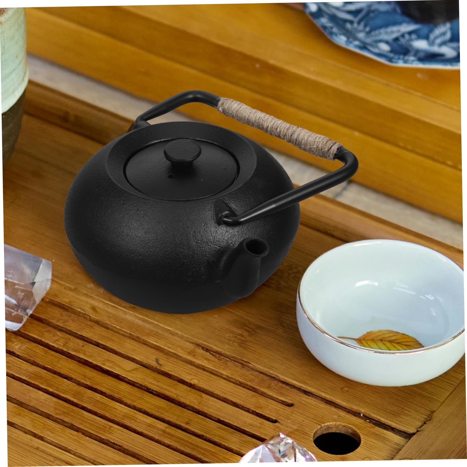 Tetera de Hierro Fundido 600ml Negra para Estufa con Infusor | Estilo Japonés, para Té de Hojas Sueltas, Bolsitas, Café y Leche, Uso en Casa o Picnic