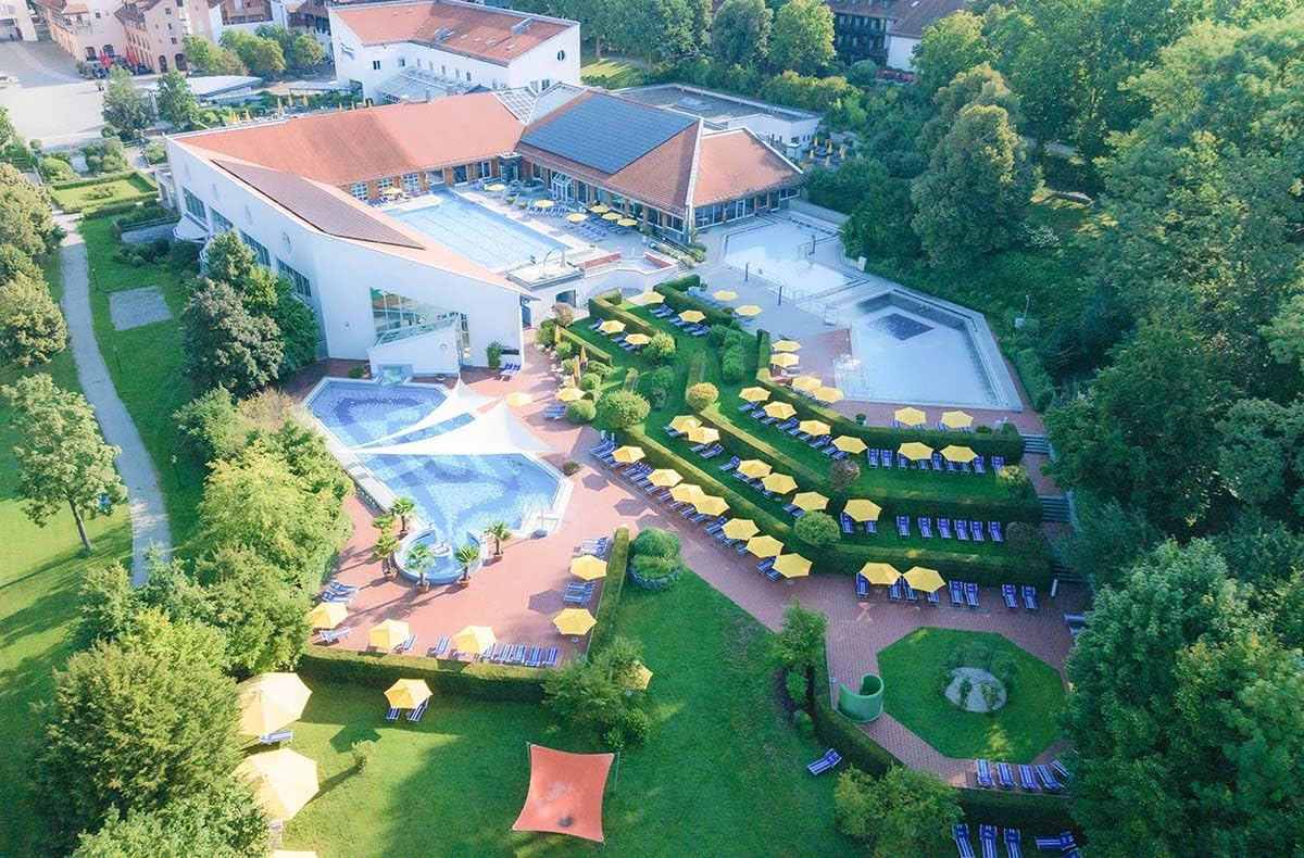 JOCHEN SCHWEIZER Geschenkgutschein: Wellnesstag mit Massage Bad Griesbach im Rottal