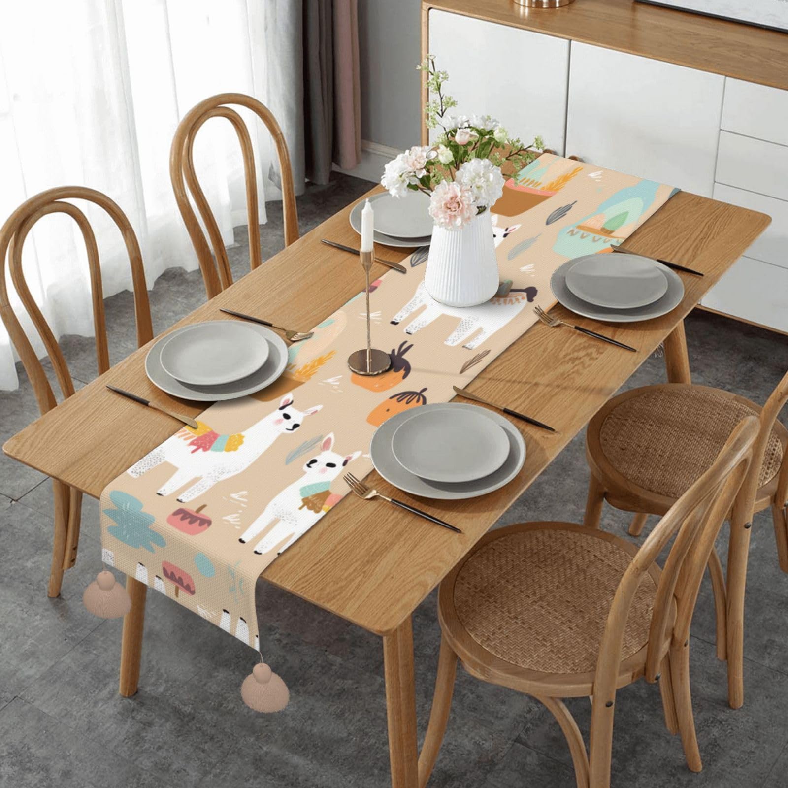 Chemin de table alpaga en coton-lin 152 cm avec pompons pour décoration de cuisine rustique