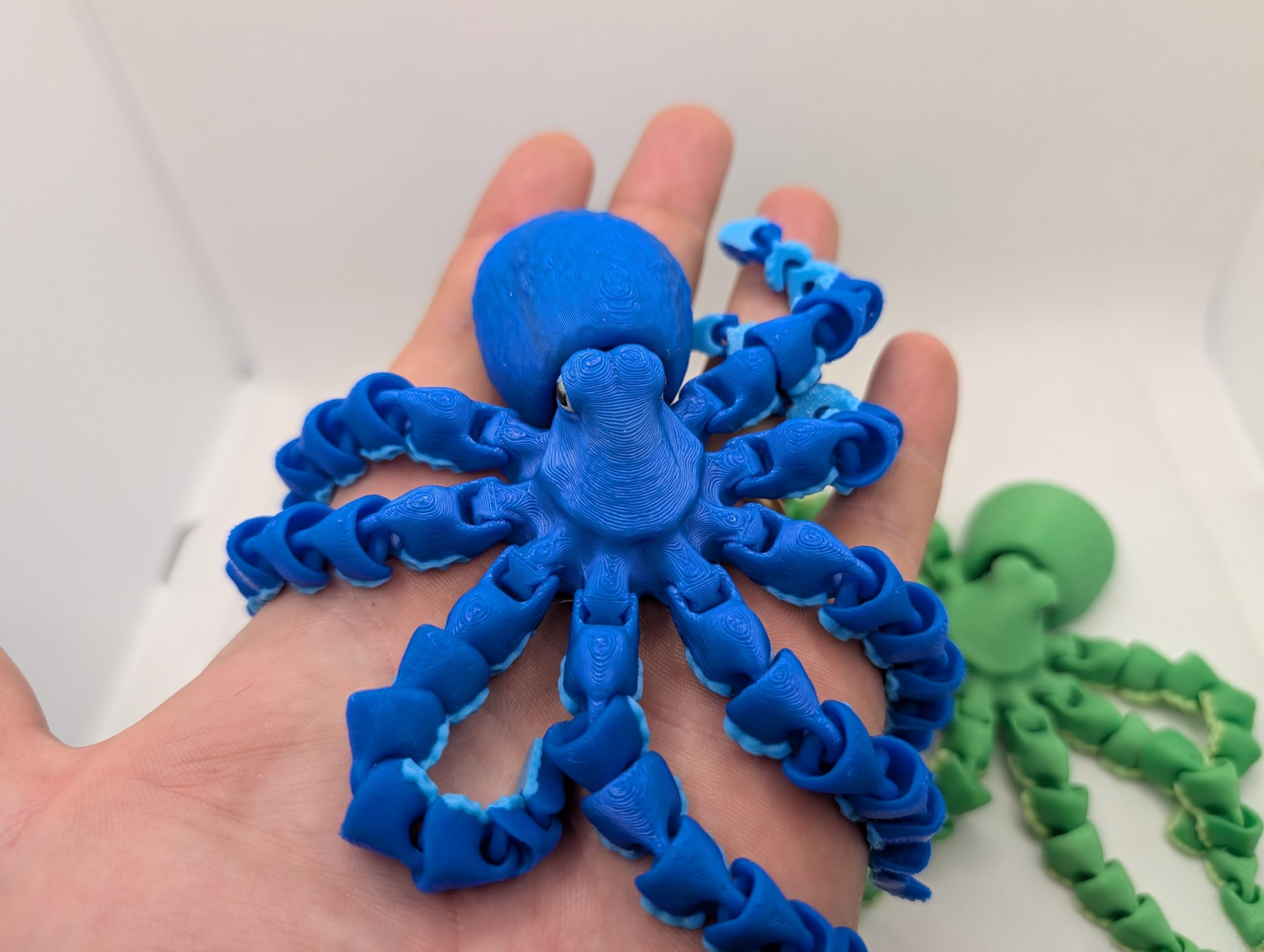 Small Articulating Octopus Figurine – 3D Printed Flexible Desk Ornament | Handmade PLA Display Piece in 5 Colours (Blue)