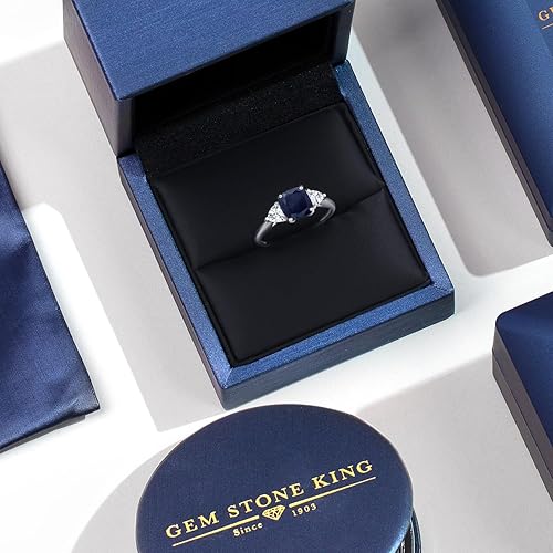 Miniatura 5 de Gem Stone King Anillo de compromiso de oro blanco de 10 quilates con zafiro azul y moissanita blanca 2.46 qttw cojín de 0.276 in y trillón