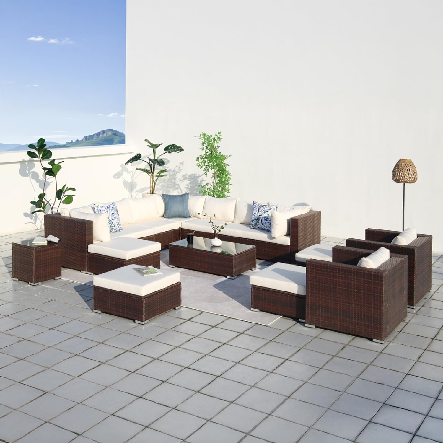 CONCEPT USINE | Grand Salon de Jardin Modulable | Capacité 13-14 Personnes | Design STALLA 2 Marron/Blanc | Résine Tressée | Elégant & Moderne | Structure Robuste en Acier + Peinture Epoxy