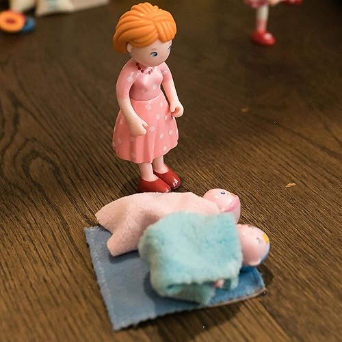 Miniatura 5 de HABA Little Friends Mom Katrin - Figura de muñeca de juguete de casa de muñecas de 4.5 pulgadas