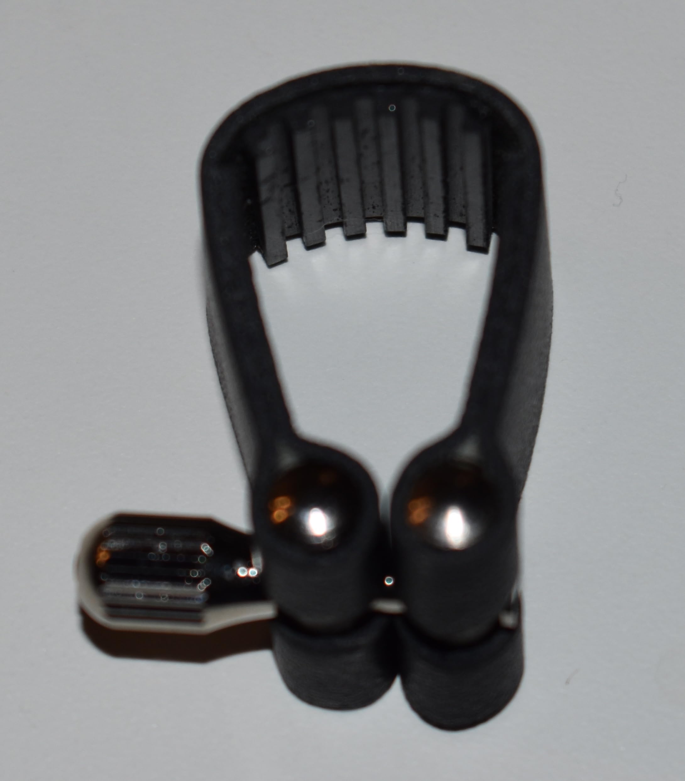 Clarinet Ligature with Rubber Ribbed Design, Black