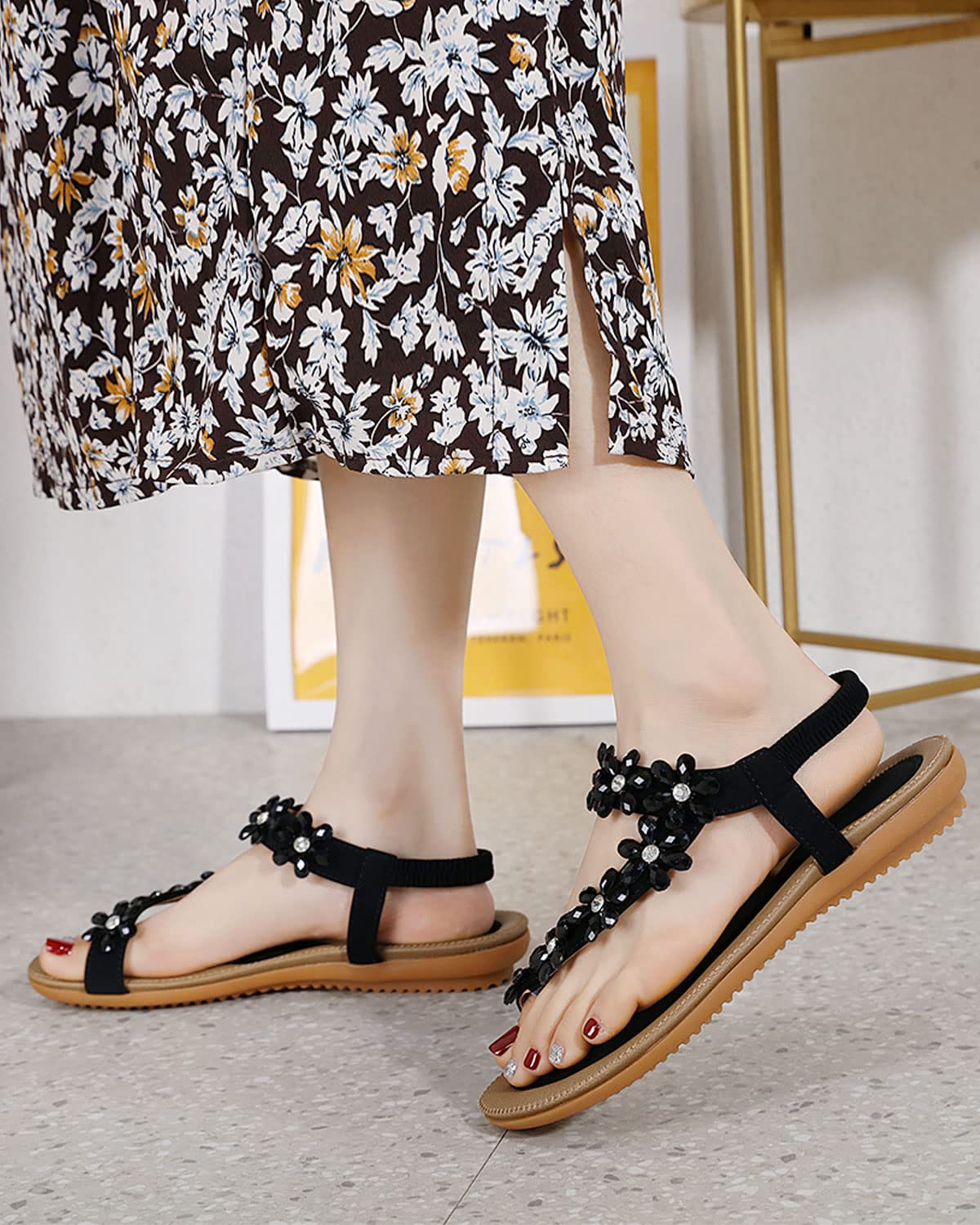 Sandales Femmes Plates Été Chaussures éLastiques Plage BohèMe Strass Fleurs Femme Confortable PU Tongs Orteils SéParateurs