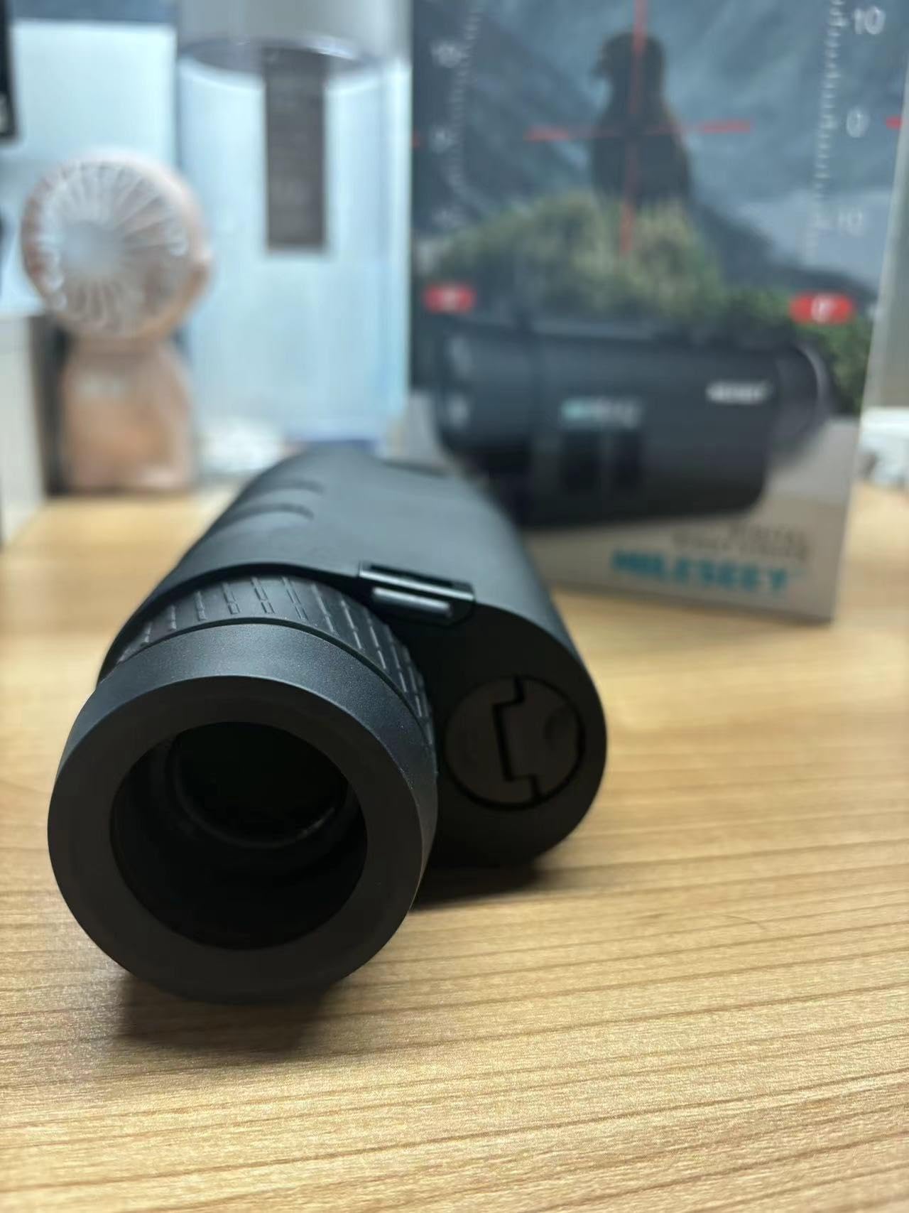 MiLESEEY Infrarot Nachtsichtgerät 2000mAh Akku 200m Foto Video Aufnahme Jagd Wildtiere 1,5 Zoll LCD Stativ