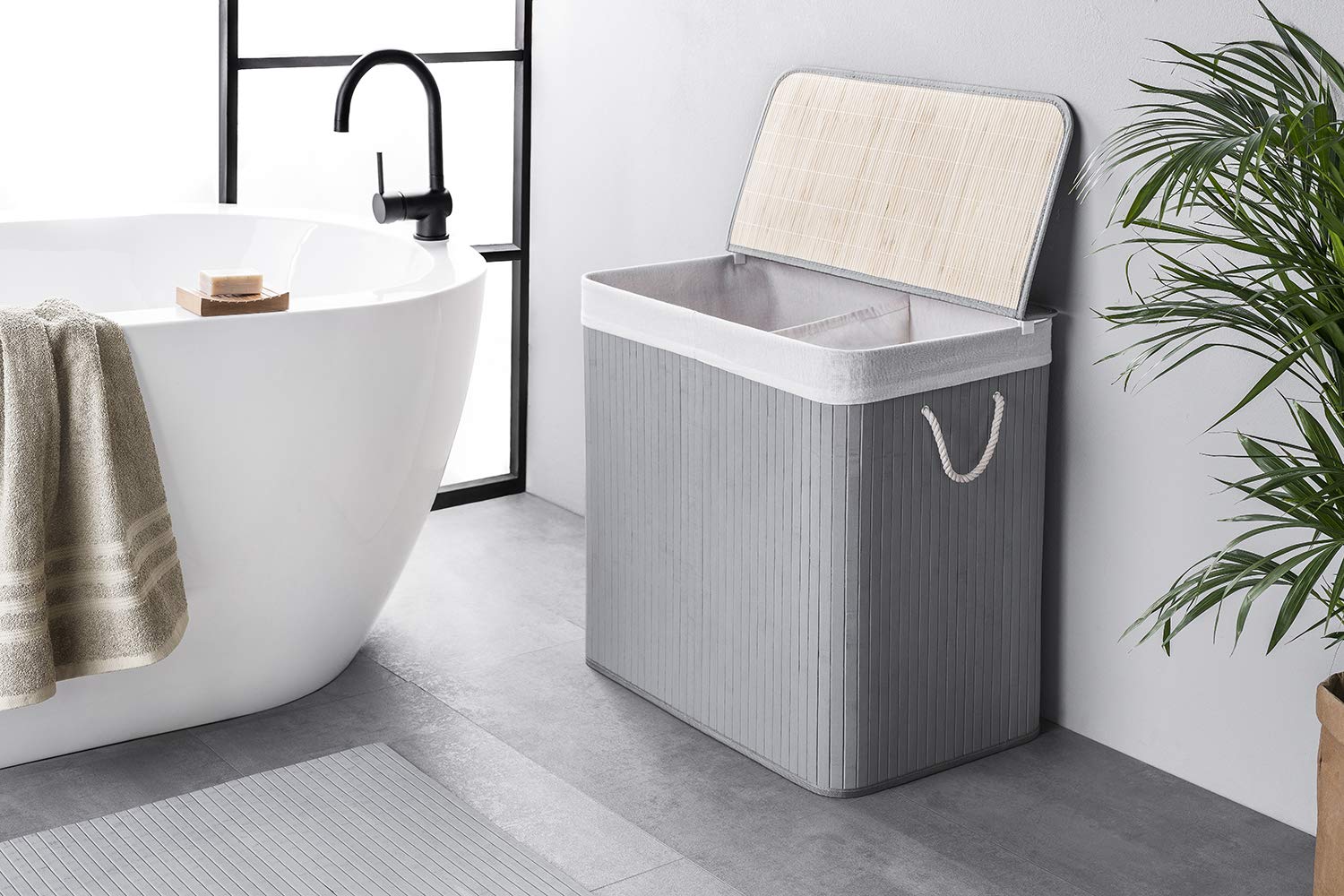 WohnDirect Kosz na pranie z pokrywką i 2 przegródkami – stabilny bambusowy kosz na pranie – jasnoszary kosz na pranie z workiem na pranie, nadaje się do prania – 100% bambus – 104 l