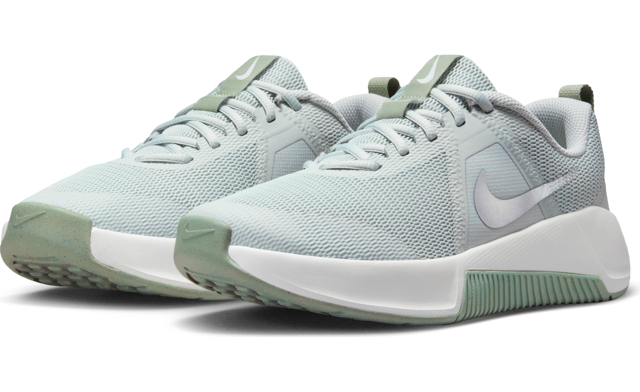 Nike MC Trainer 3 Workout-Schuh für Damen, FQ1830