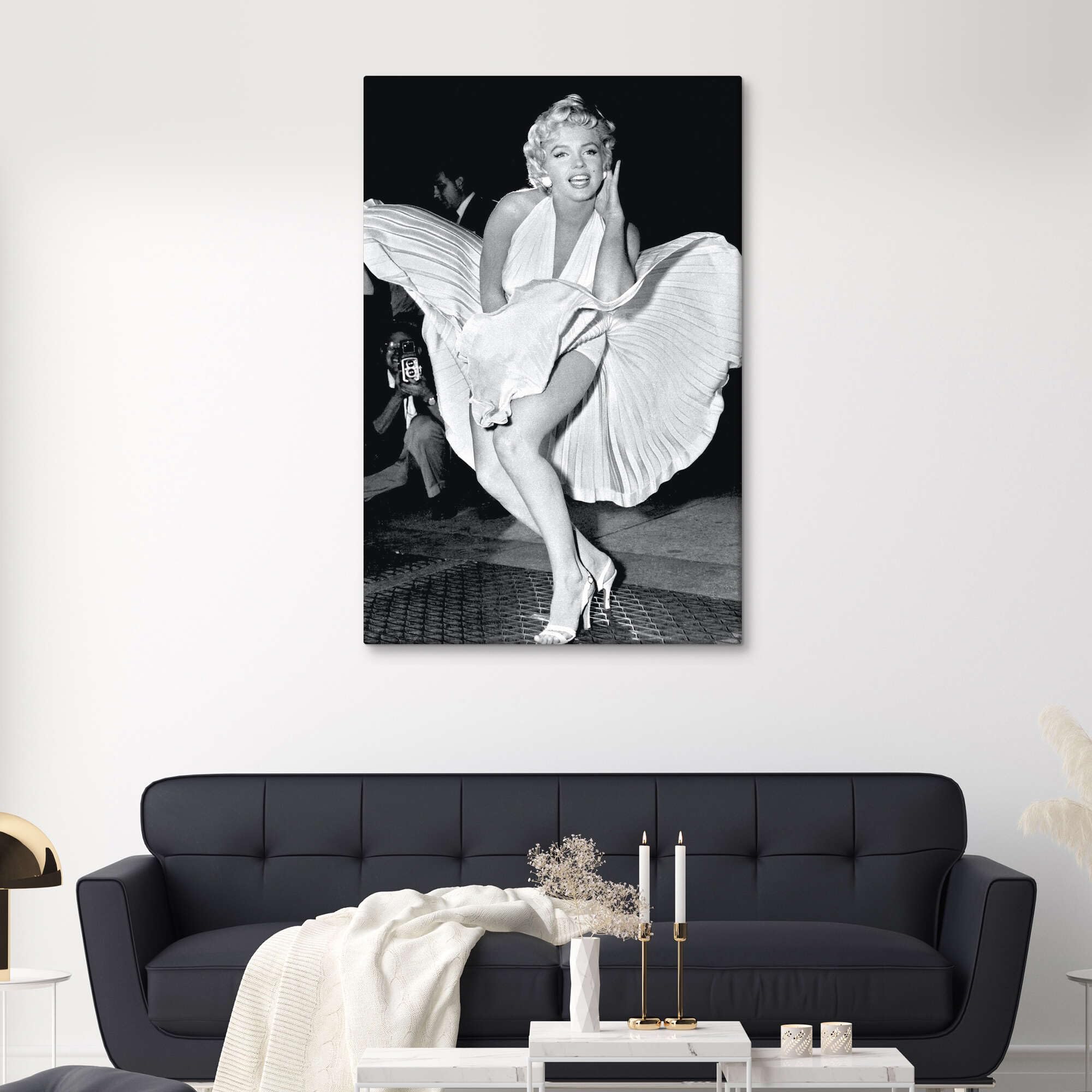 Posterlounge Marilyn Monroe Pose Leinwandbild | 40 x 60 cm von Celebrity Collection Schwarz-Weiß Wandbilder Wanddeko