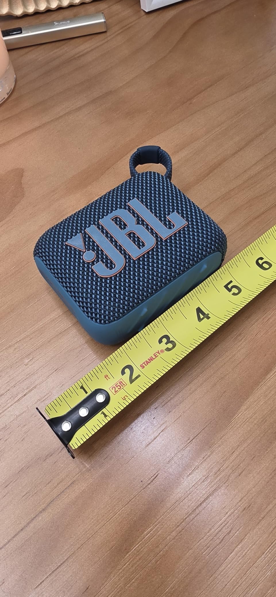 JBL Go 4 size demonstration