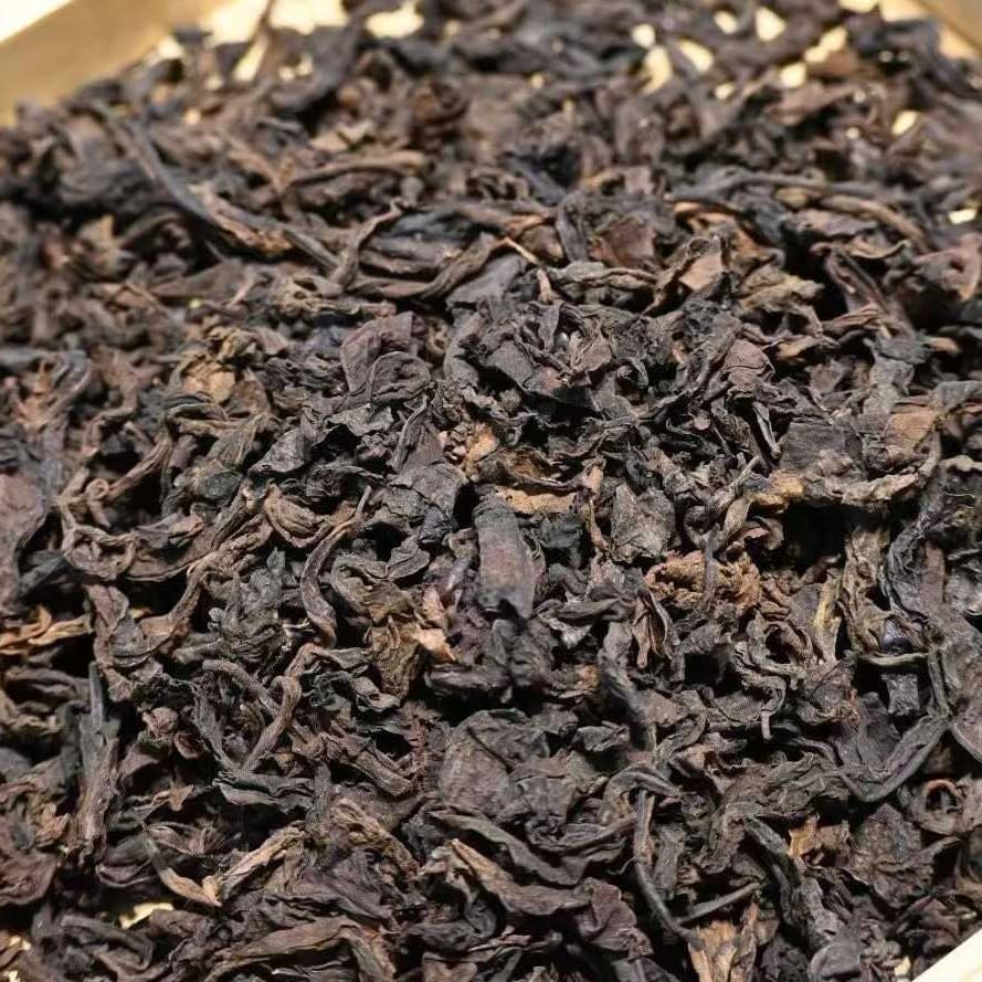 Thé Pu-erh cuit Bingdao 1990 idéal pour vos moments de méditation et détente 250g