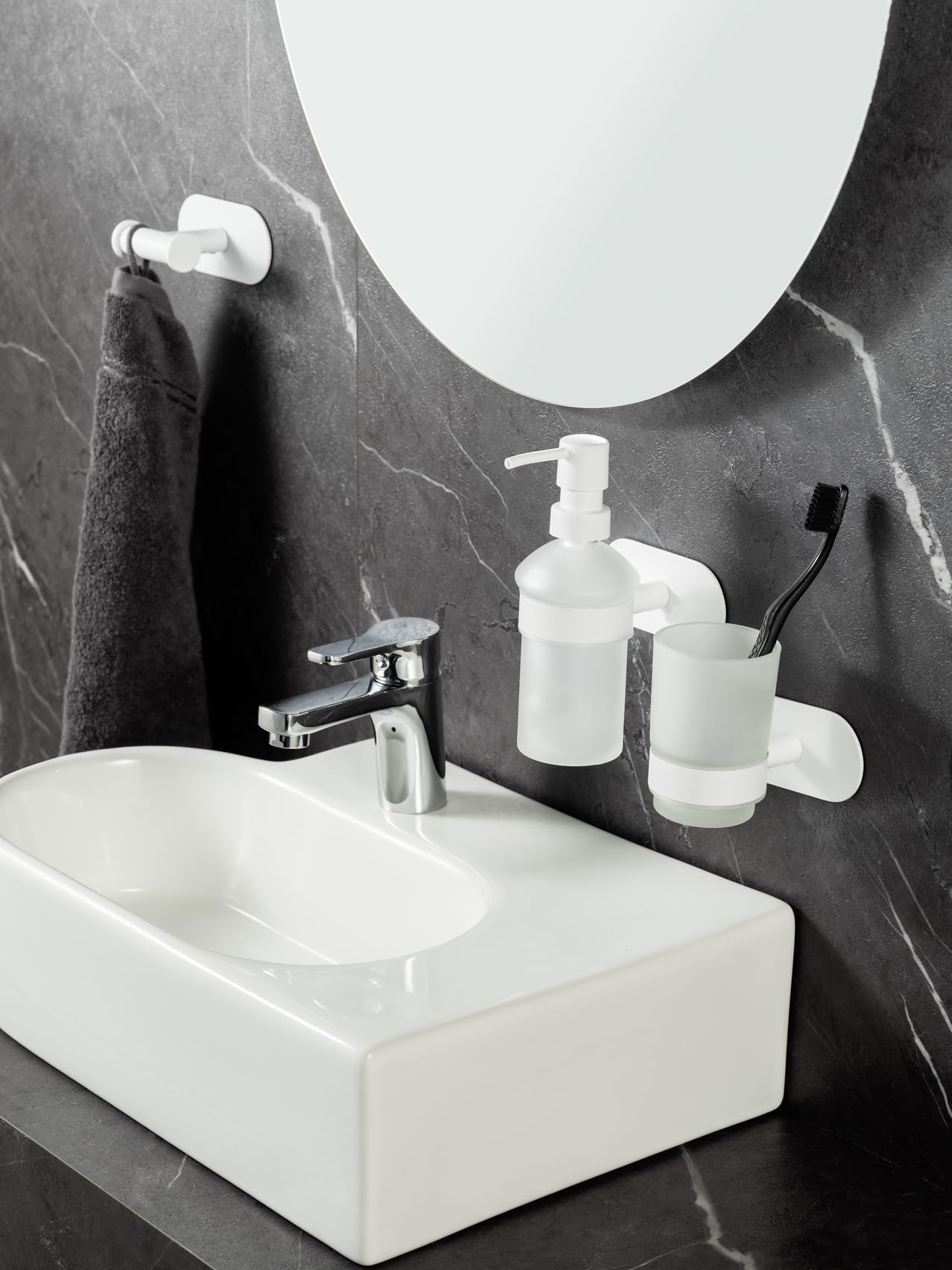 WENKO Turbo-Loc® Duo Orea biały matowy hak łazienkowy z podwójnym wieszakiem na ręczniki, stal nierdzewna, 10 x 4,5 x 6,5 cm, biały