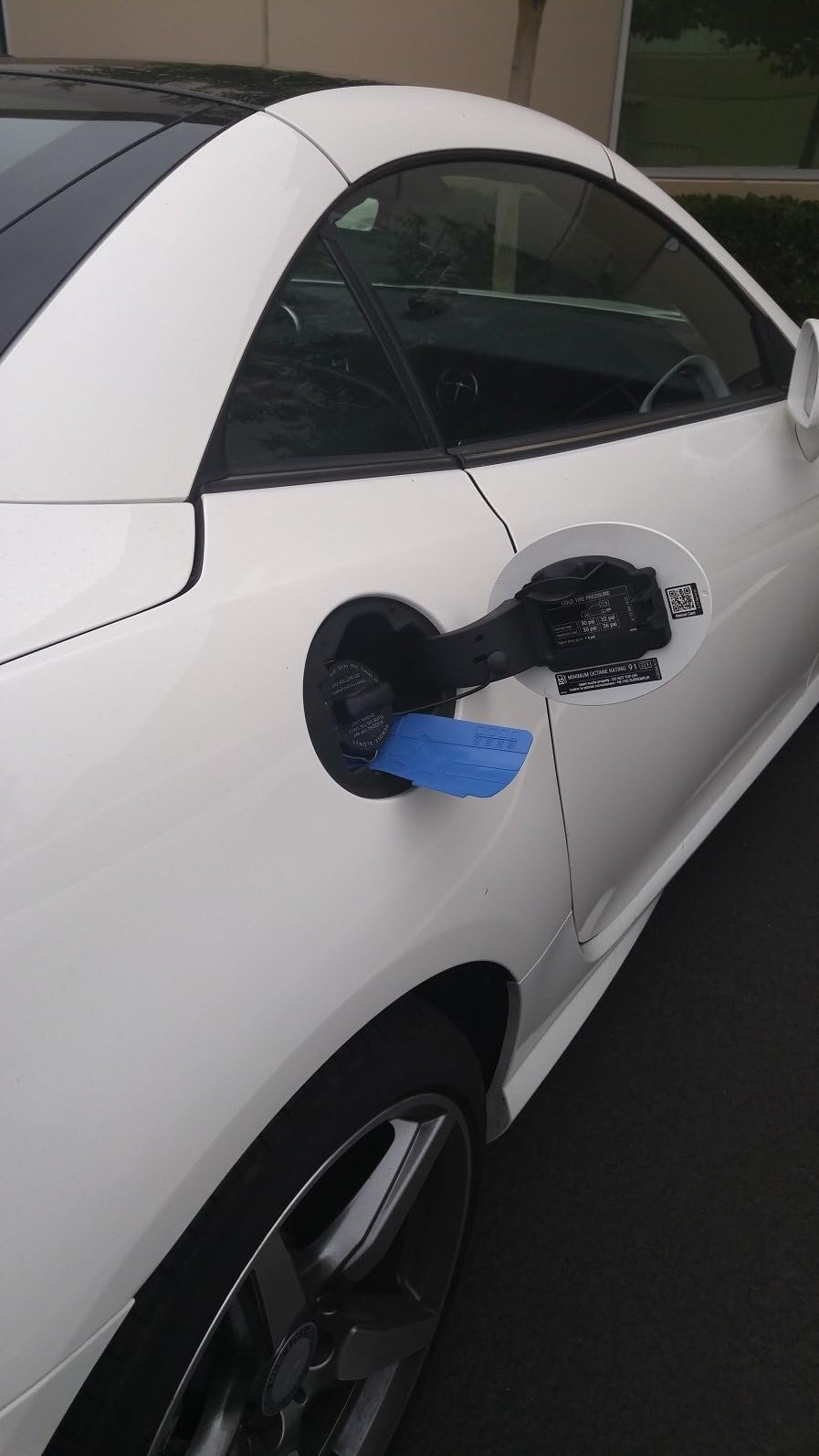 Fuel Cap Bibs Gas Cap Bibs Locking Gas Cap Bibs Fuel Tank Cap Bibs Gas Cap Lock Bibs Vehicle Accessories Car Gas Cap Bibs Guard Ultimate Gas Protection Guard for all SUV Sedan Trucks