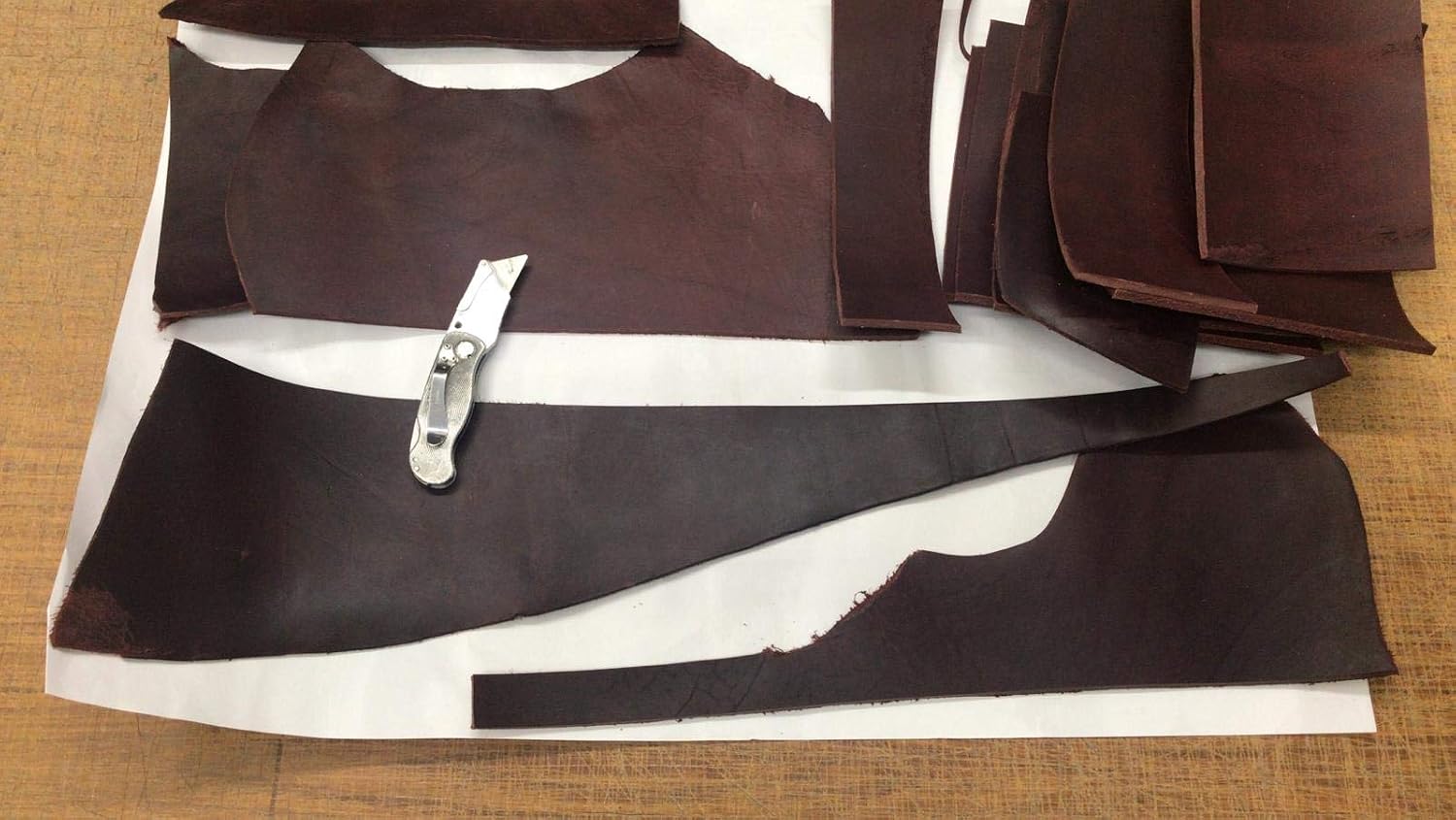 Sepici Premium Veg Tan Leather Scraps – Full Grain Vegetable Tanned Cowhide Remnants for Crafts, Jewelry Making & Leather Working Practice, 10-12oz Bordeaux Veg Tan - 2 LBS