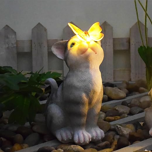 Statua solare a forma di gatto, ornamento da giardino per esterni, statuetta decorativa da giardino con farfalla, 5 luci solari a LED per decorazioni domestiche, patio, cortile, balcone,