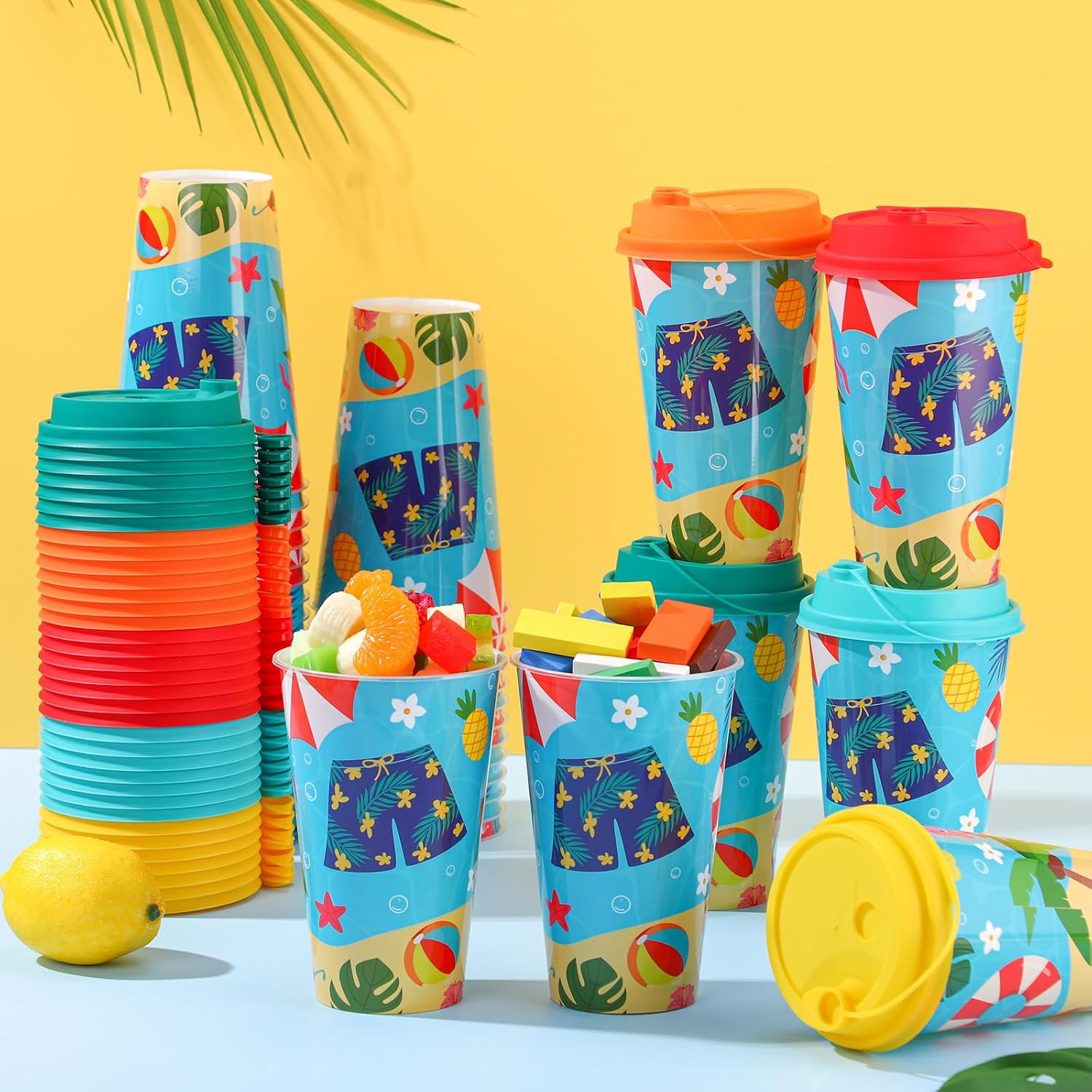 Qinyoung 40 Pack Pool Party Cups with Lids, 16.9 oz Beach Plastic Cups | Summer Party Favors, Beach Drinking Cups for Summer Pool Sea Luau Themed Party Supplies