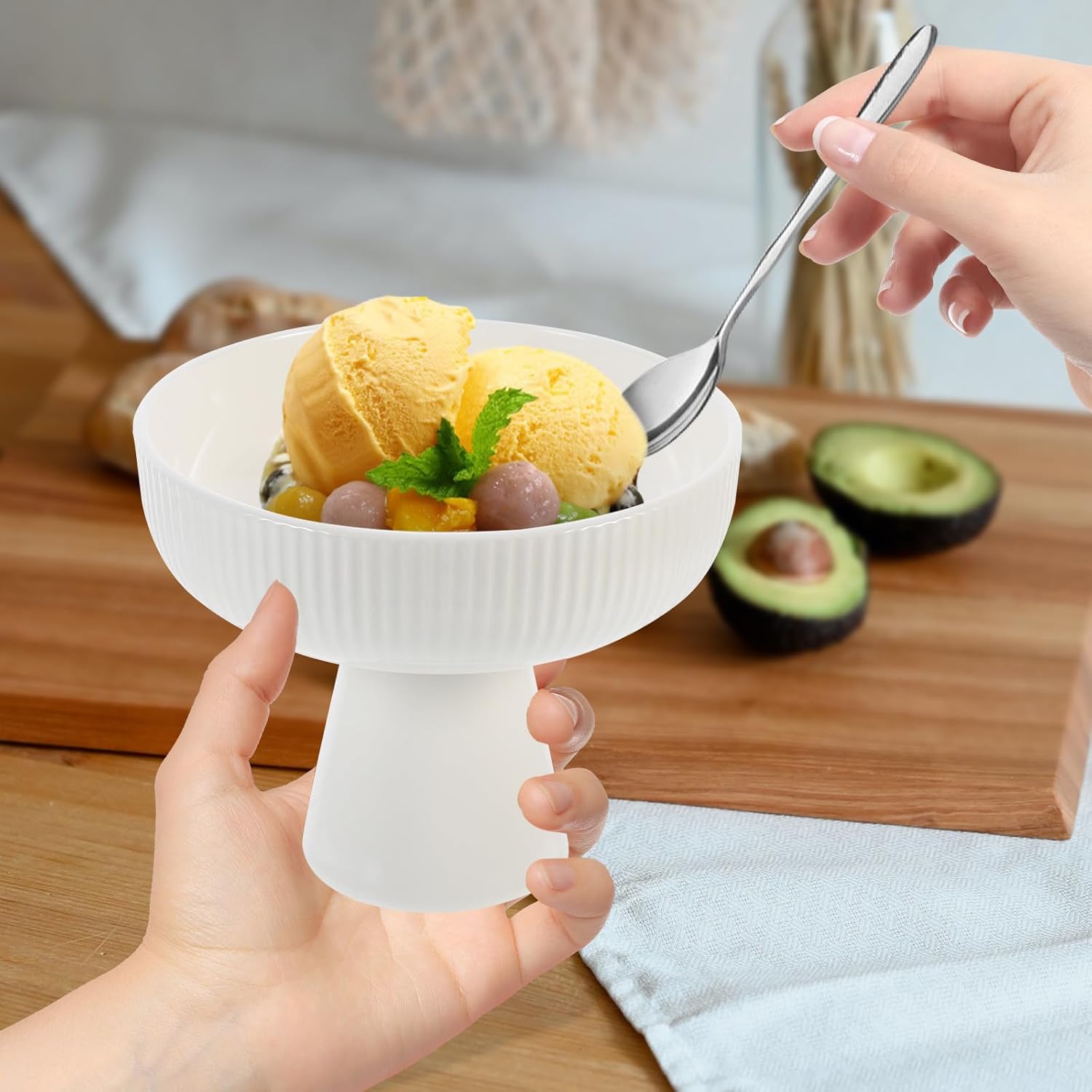 VOSAREA 2pcs Ceramic Dessert Cups White Ice Cream Bowls Nordic Style Sundae Parfait Cups for Home Use