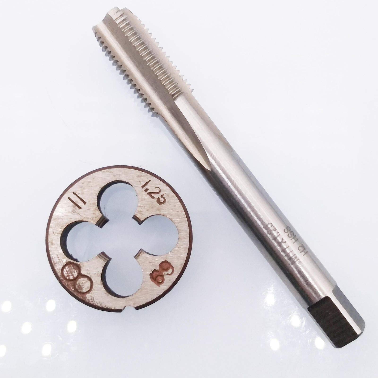 Macho HSS M11 x 1,25 mm y rosca métrica M11 x 1,25 mm para mano derecha