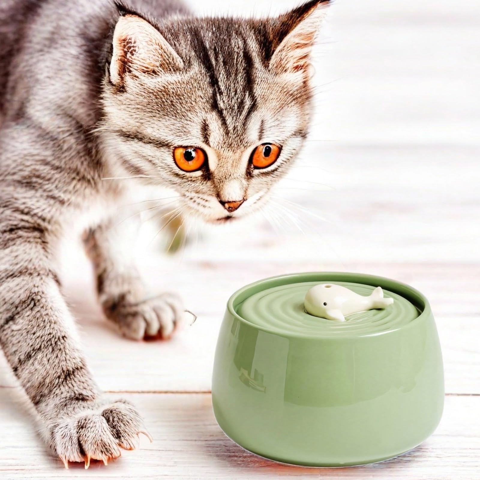 Fuente de agua de cerámica para gatos, dispensador de agua para mascotas de 45 onzas con cartucho de purificación doble, cuenco automático silencioso, bonito diseño de ballena para gatos