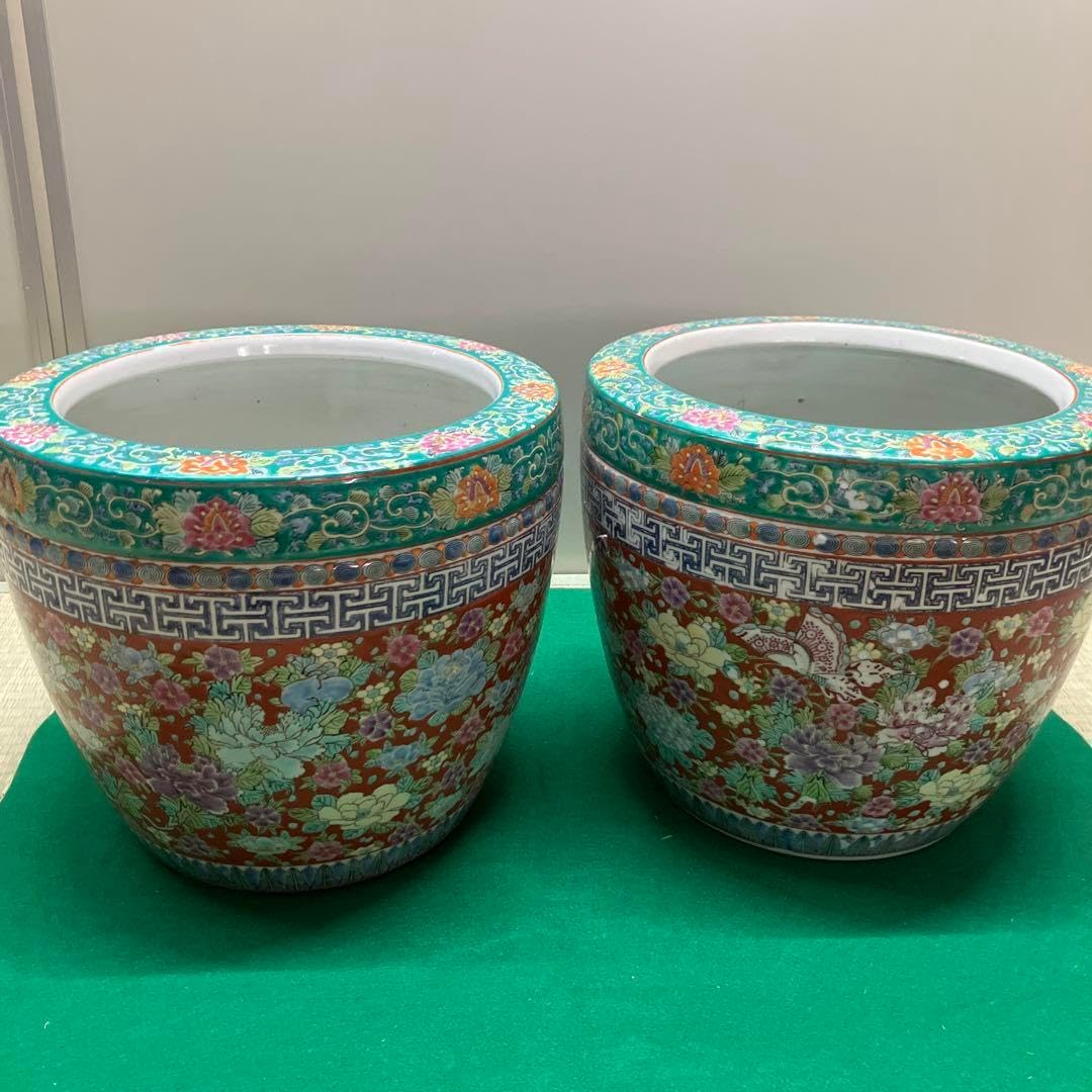 伊万里焼き　伝統的な花柄の陶器火鉢 2個セット 伊万里焼き 伝統的な花柄の陶器火鉢 2個セット 伊万里焼き 伝統