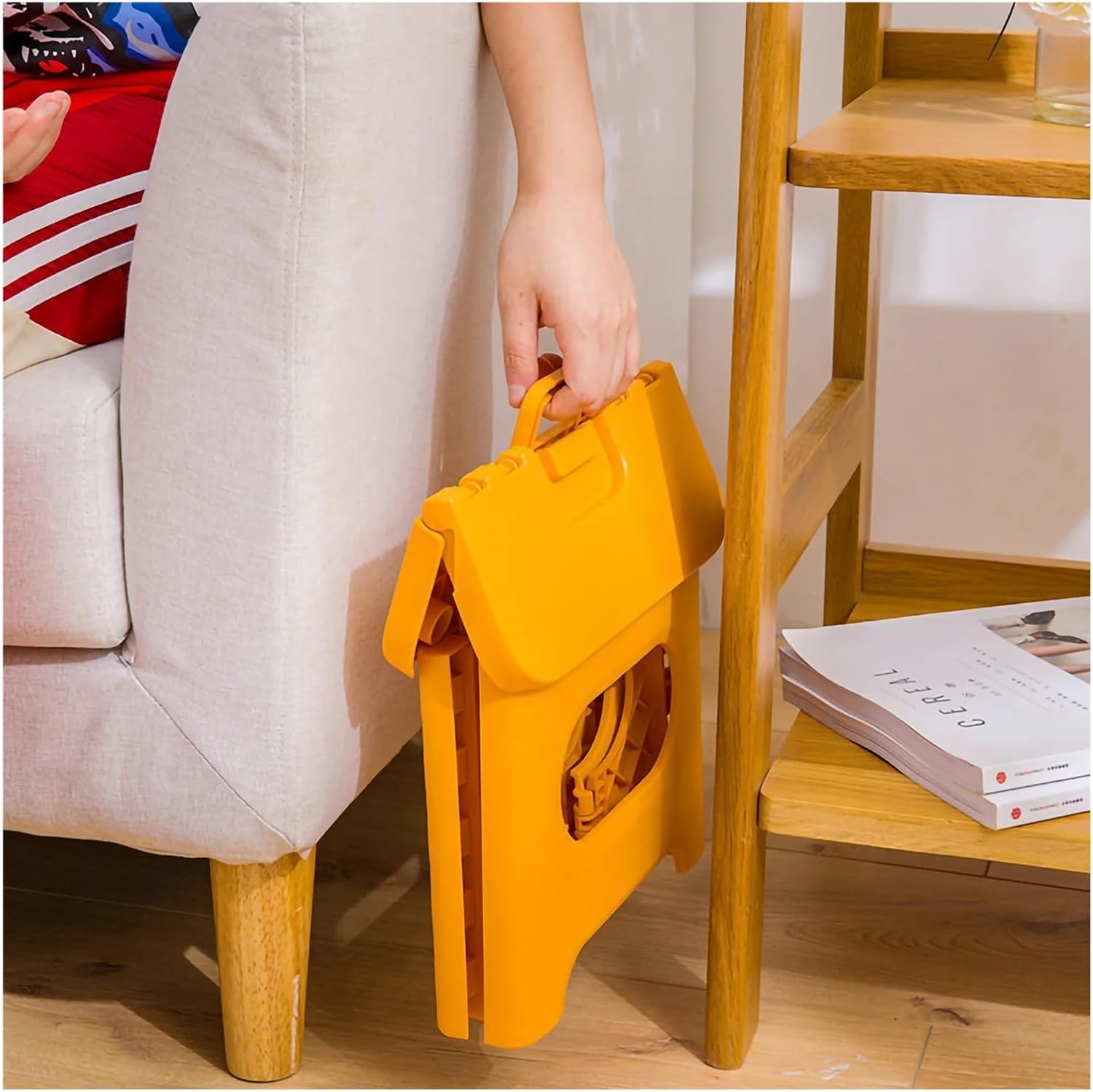 Folding Step Stool Made of Plastic Material Compressive Strength Sturdy Stable Lightweight(Light Green)