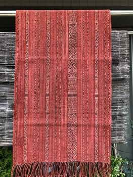 50年位前にインドネシアティモール島で手織りされた古いイカット　手紡ぎ　天然染料 35年位前にインドネシア ティモール島にて手織りされたイカット。