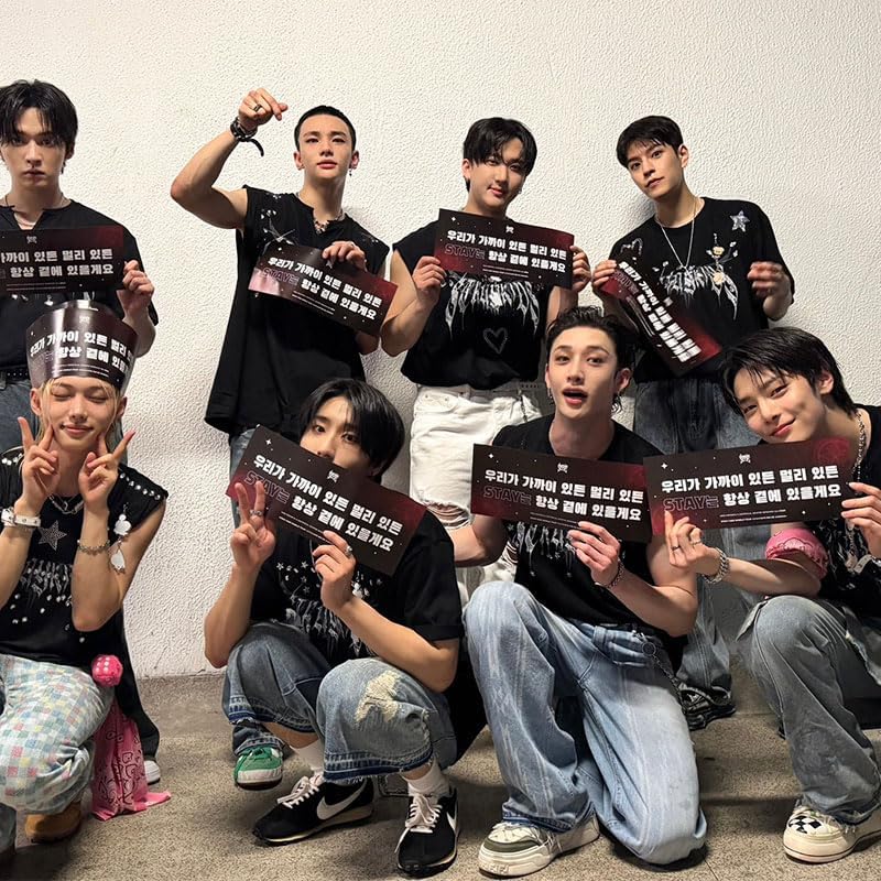 straykids スキズ　サイン　Tシャツ　直筆　ヒョンジン　フィリックス stray kids スキズ 5STAR 直筆サイン入り Tシャツ - メルカリ