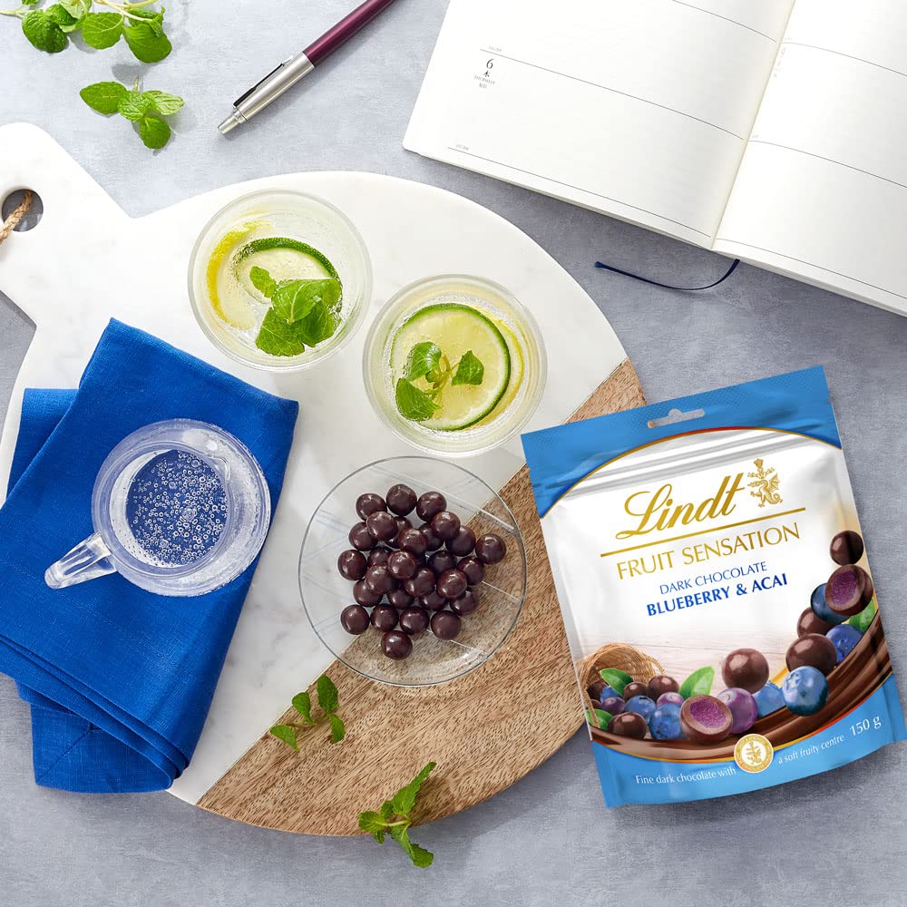 Lindt SENSATION FRUIT bolas de chocolate negro con interior de fruta, arándanos y açaí - 150 g