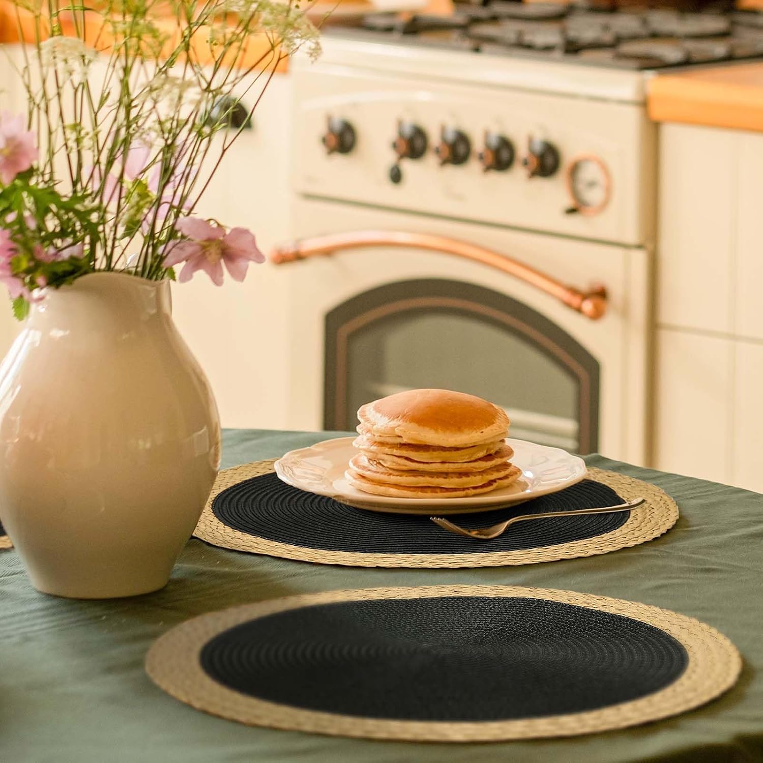 Noctiflorous Braided Round Placemats Set of 6, 15 Inch Woven Table Mats, Non-Slip Washable Wide Edge Place Mats for Kitchen Dining Table Decor (Black, 6)