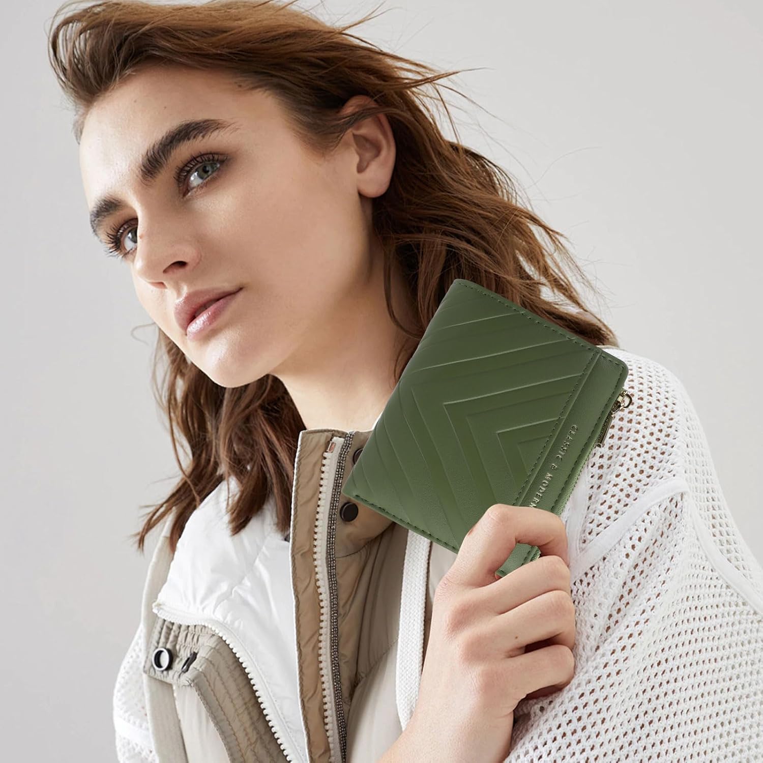 Andiker Slim Wallet for Women, Compact Bifold Women's Wallet with V-shaped Embossing and Zipper Pocket Soft Leather Card Holder for Women (Green) - Image 6