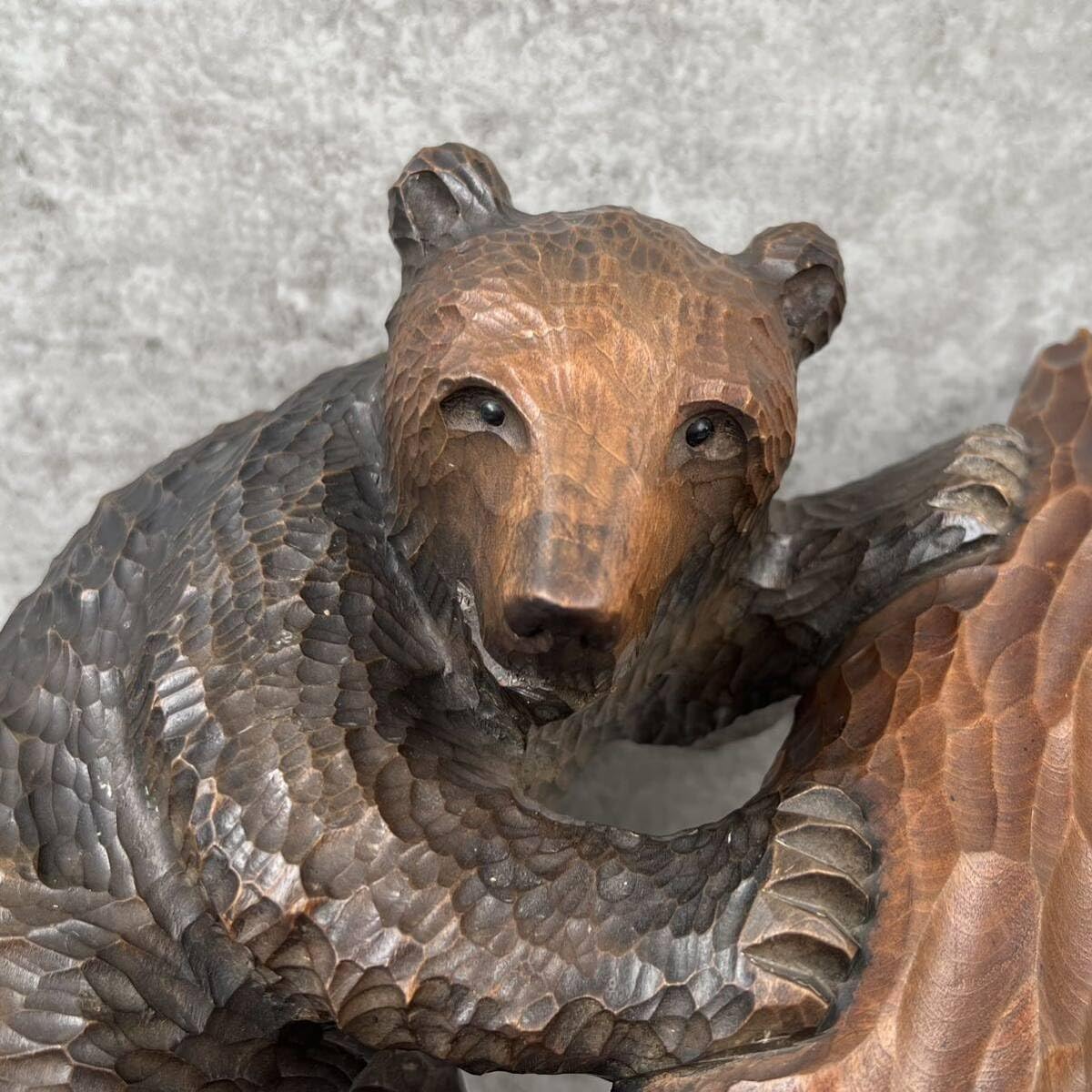 Amazon.co.jp: 北海道熊木彫り民芸品置物オブジェくまクマビンテージ