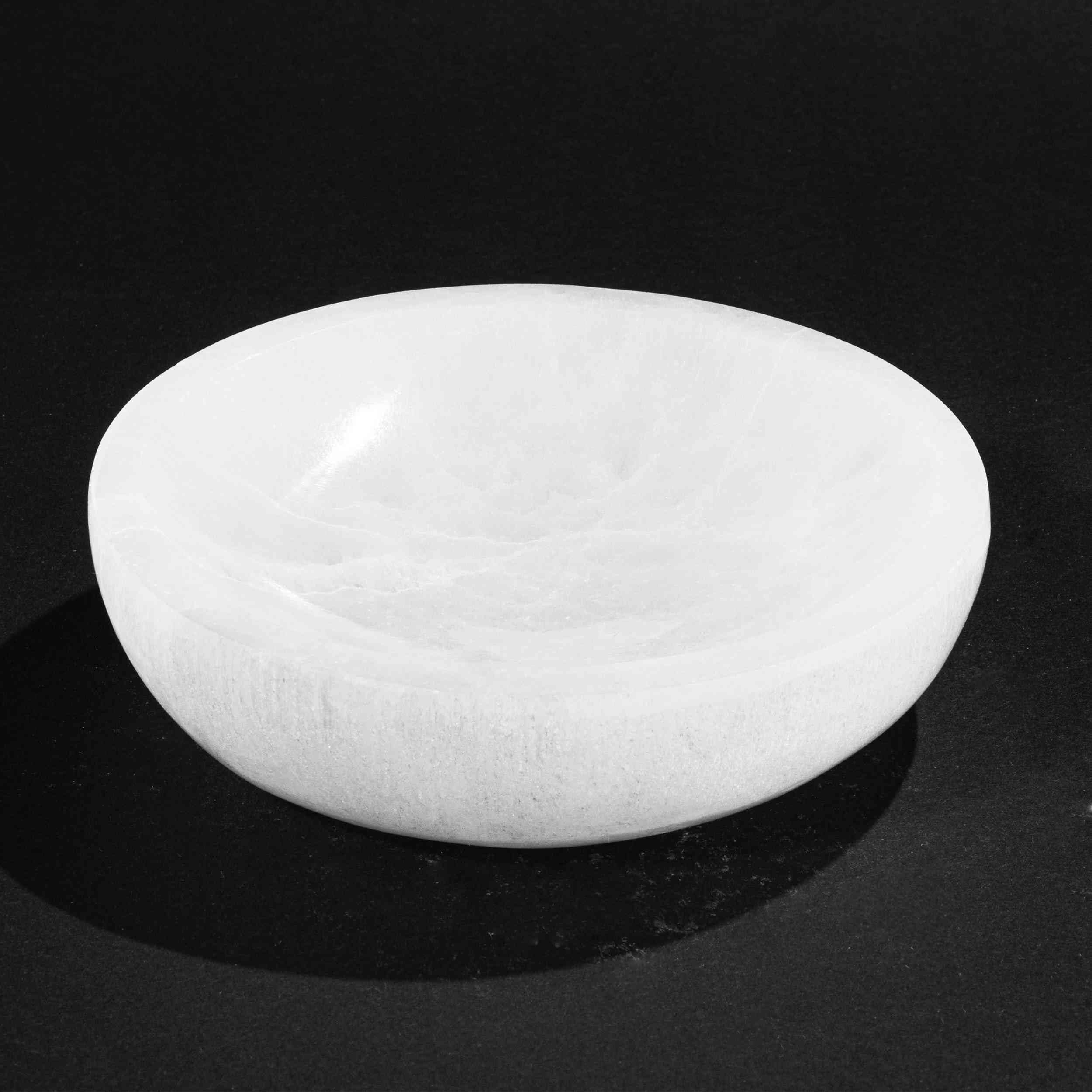 NKlaus Ciotola di selenite 14 x 4 cm – Ciotola di ricarica naturale per pietre preziose, gioielli e cristalli, ideale per la pulizia dell'energia e decorazione spirituale