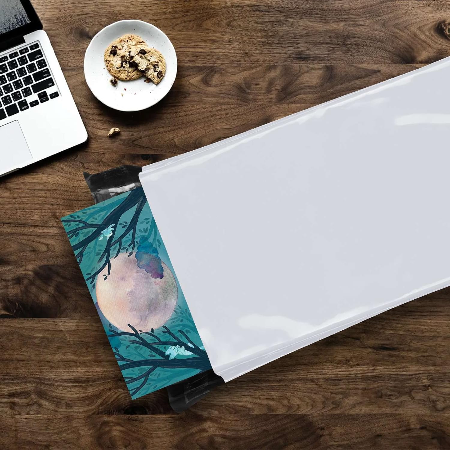 11"x15" (28cm x 38cm) 200pcs White Poly Bag Mailers Plastic Packaging Mailing Shipping Bag Waterproof and Tear-Proof Strong Self Adhesive Multipurpose Envelope Small Medium Large